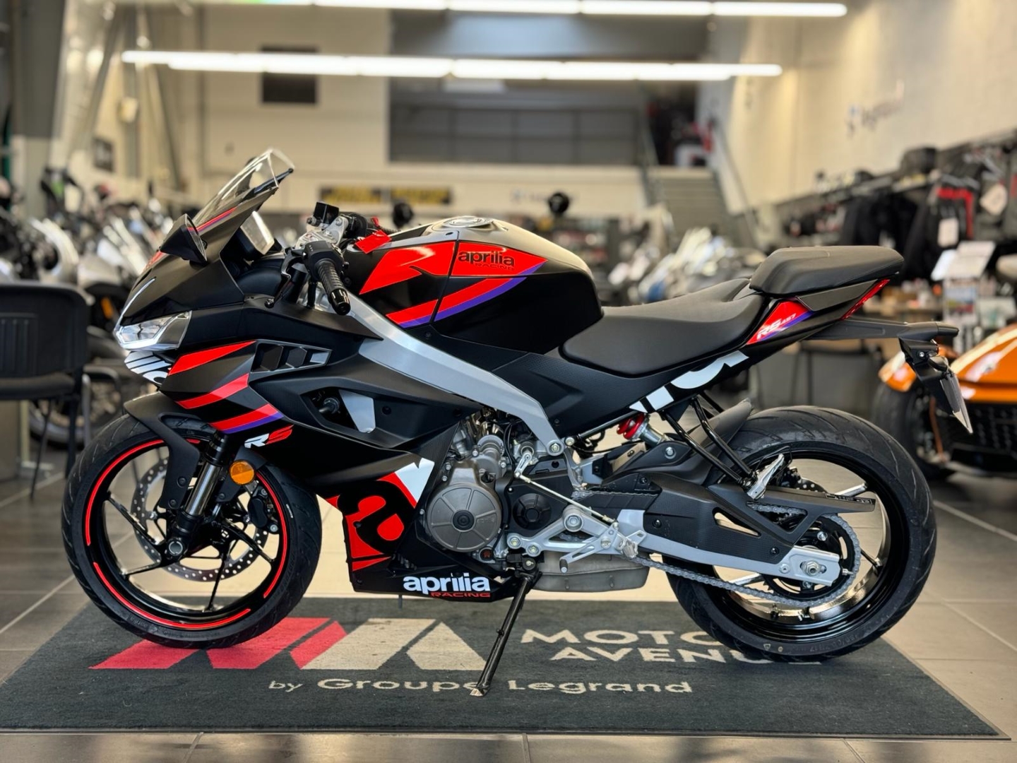 photo de APRILIA RS 457 400 occasion de couleur  en vente à Le Mans n°2