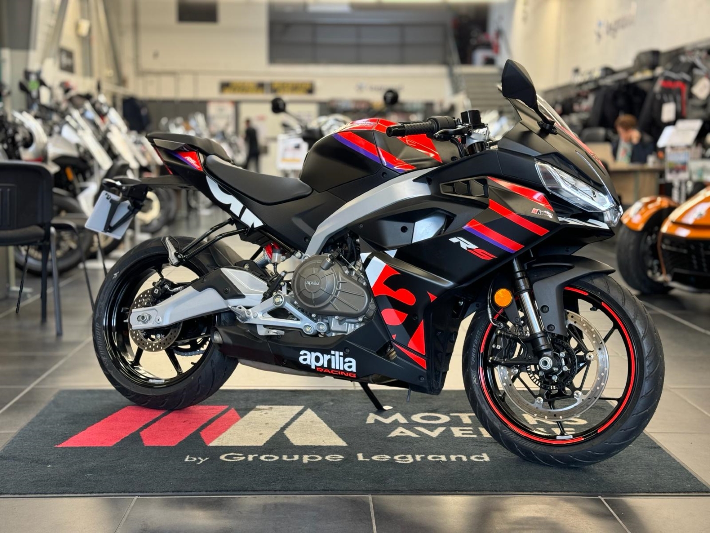 photo de APRILIA RS 457 400 occasion de couleur  en vente à Le Mans n°3