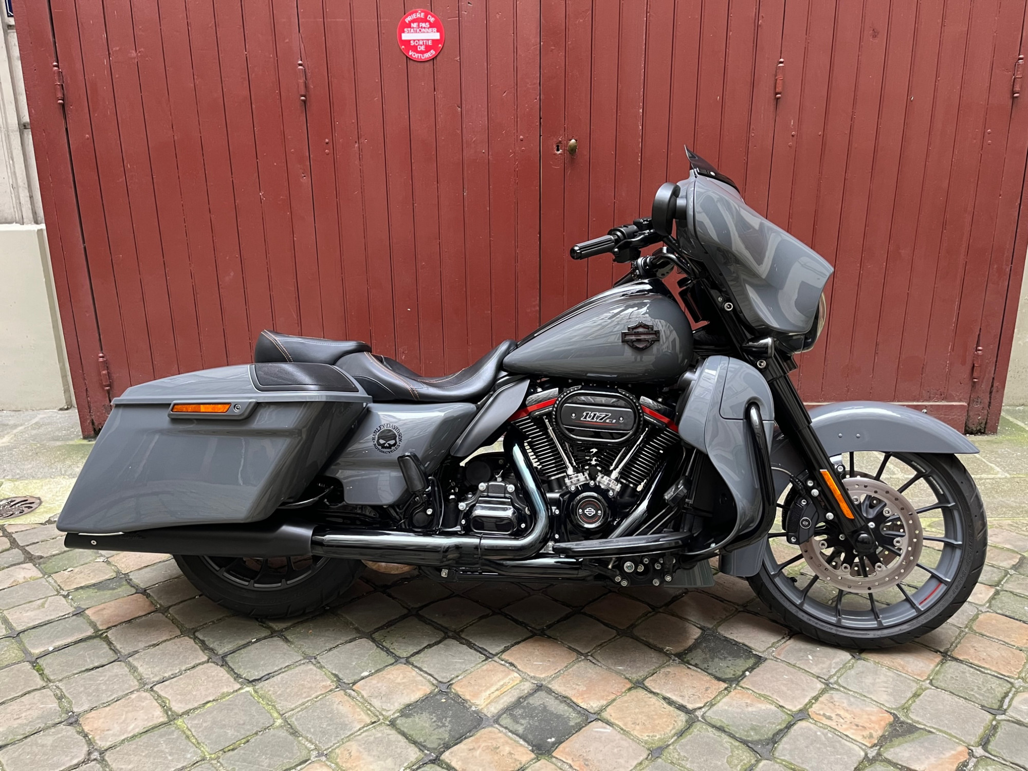 photo de HARLEY DAVIDSON TOURING STREET GLIDE 1923 CVO  1923 occasion de couleur  en vente à Paris 03 n°3