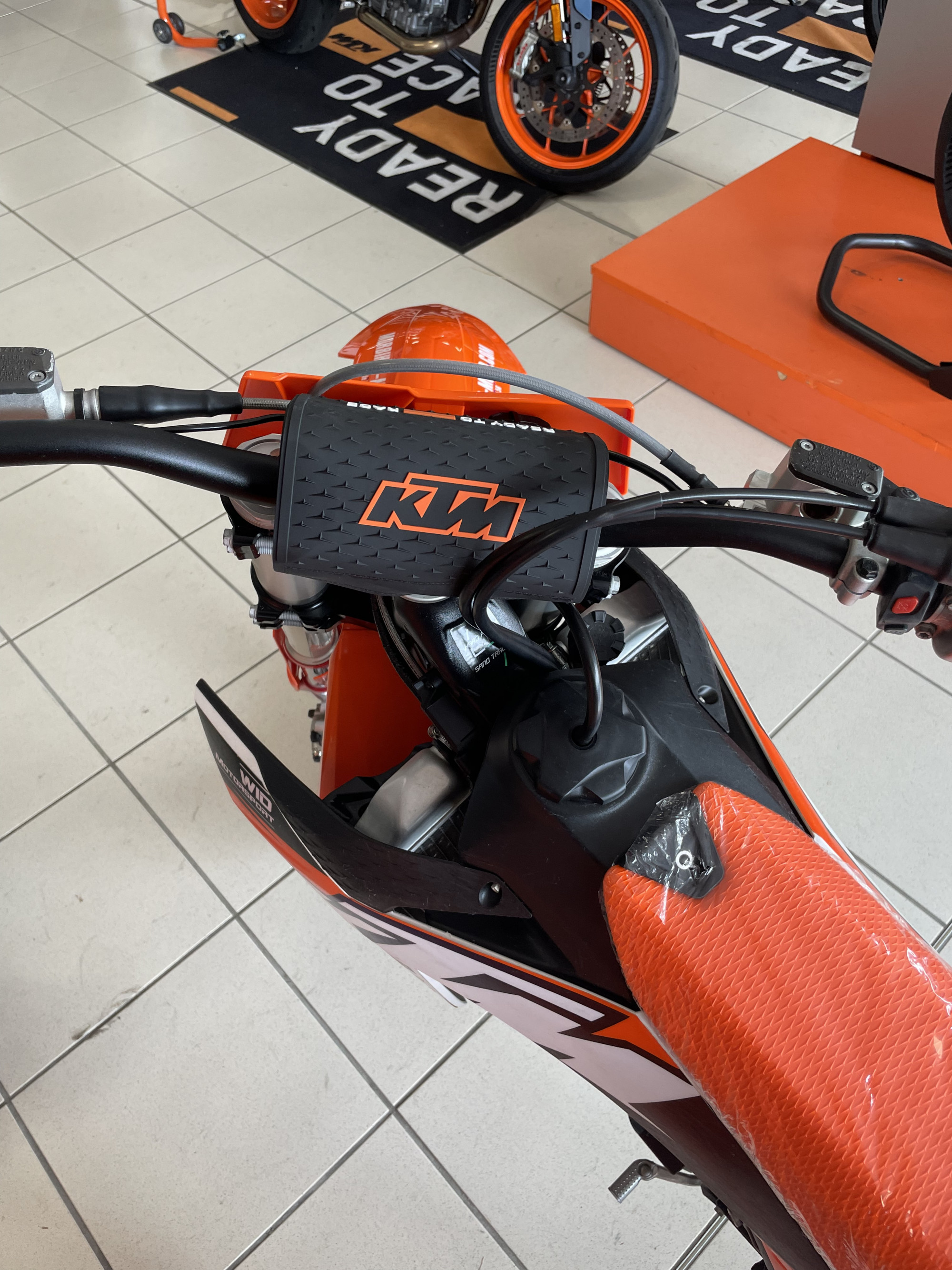 photo de KTM 125 SX 125 occasion de couleur  en vente à Ploeren n°2