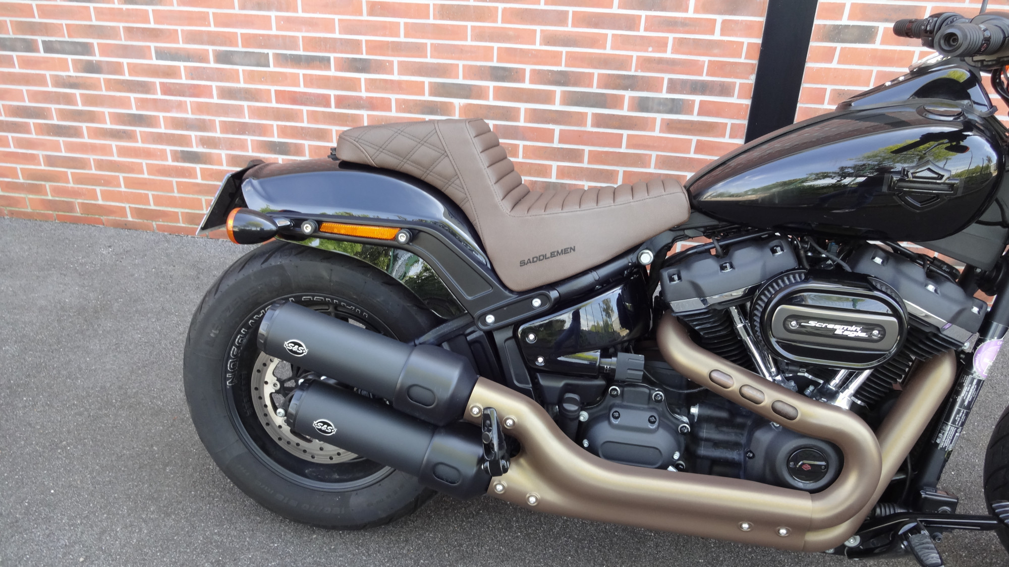 photo de HARLEY DAVIDSON SOFTAIL FAT BOB 1745 1745 occasion de couleur  en vente à St Jean Du Cardonnay n°2