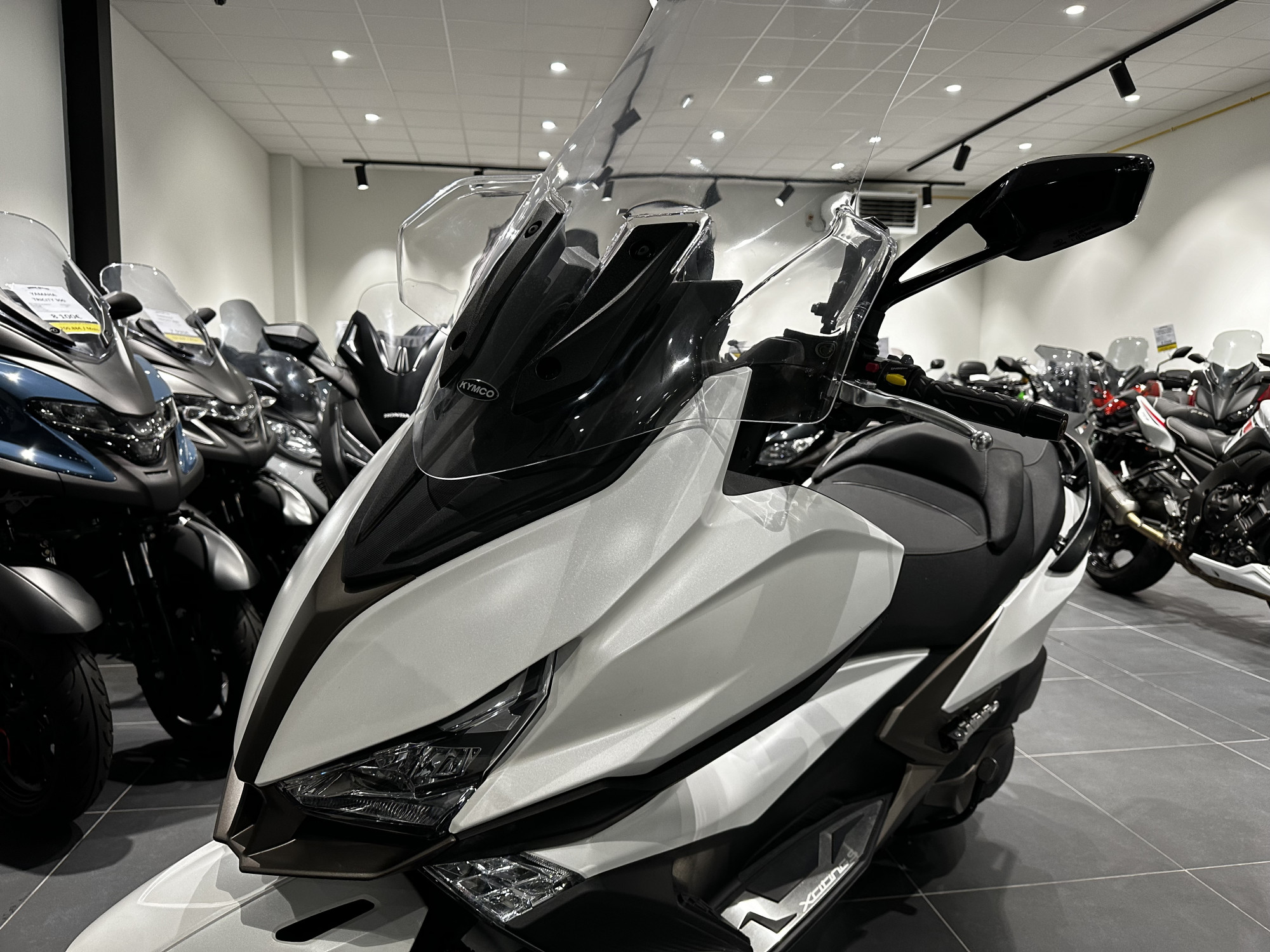 photo de KYMCO XCITING 400I 400 occasion de couleur  en vente   Ploeren