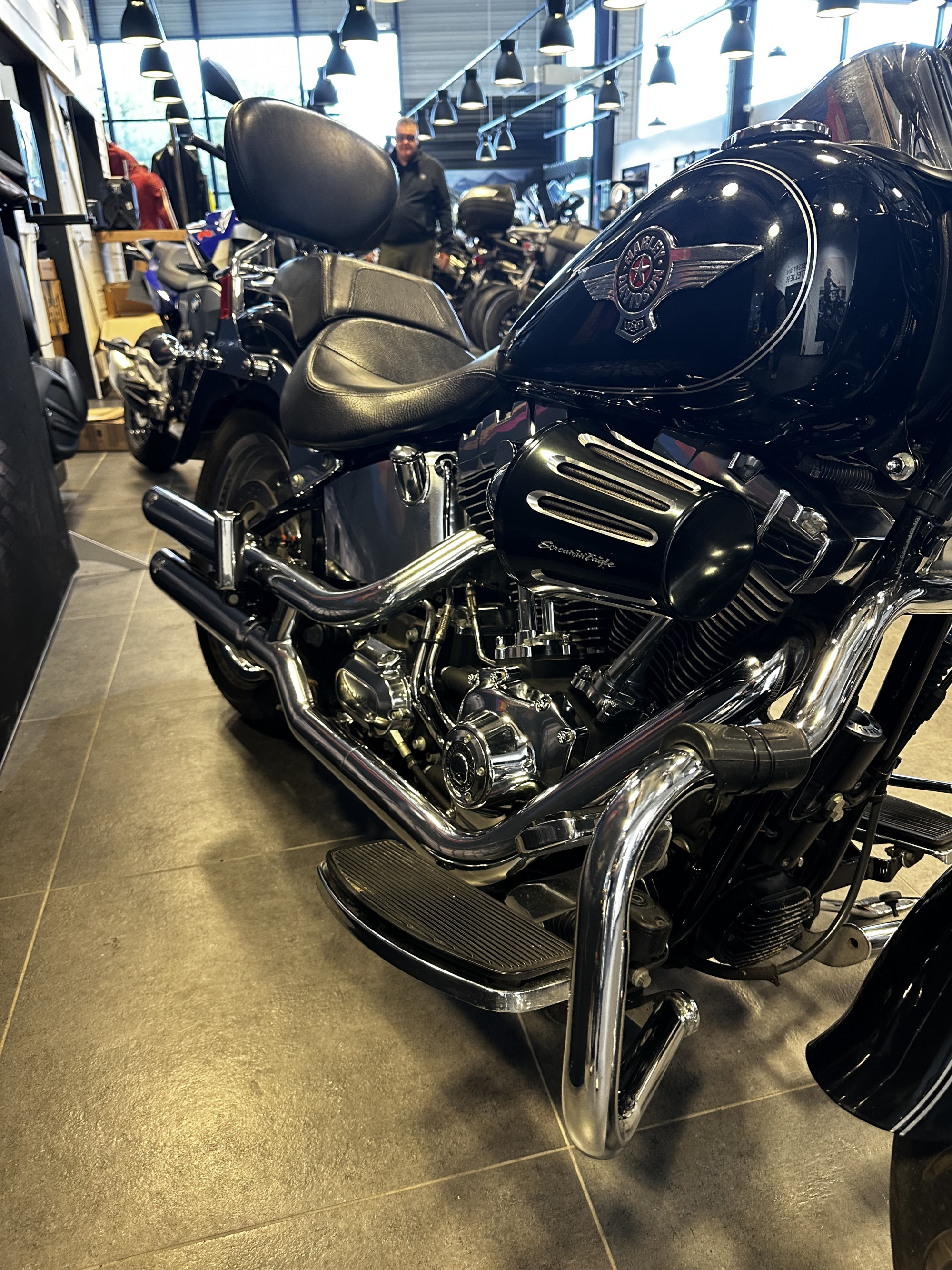 photo de HARLEY DAVIDSON DYNA FAT BOB 1584 1584 occasion de couleur  en vente à Montpellier n°3