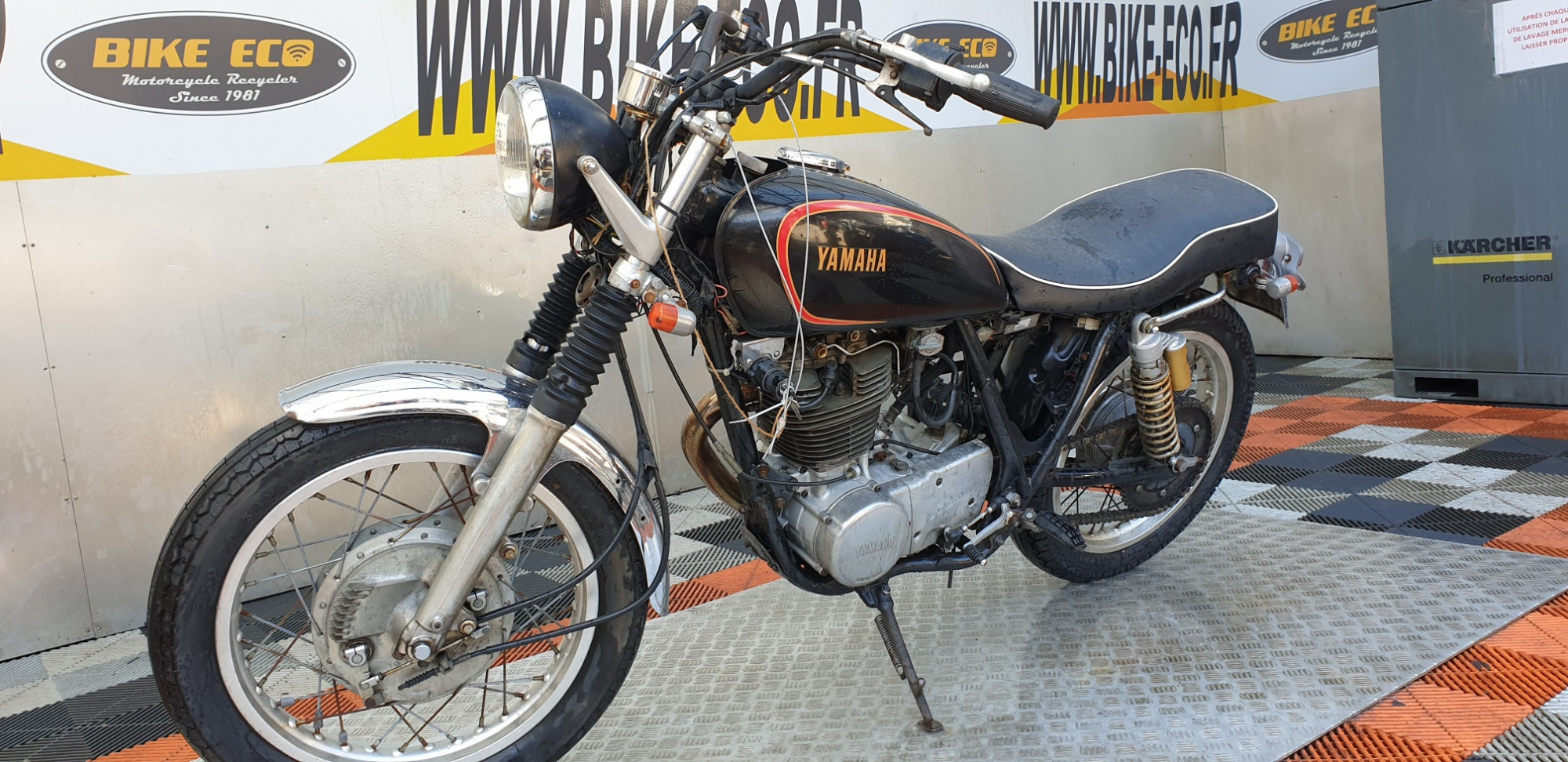 photo de YAMAHA SR 400 400 occasion de couleur  en vente à Vitrolles n°3