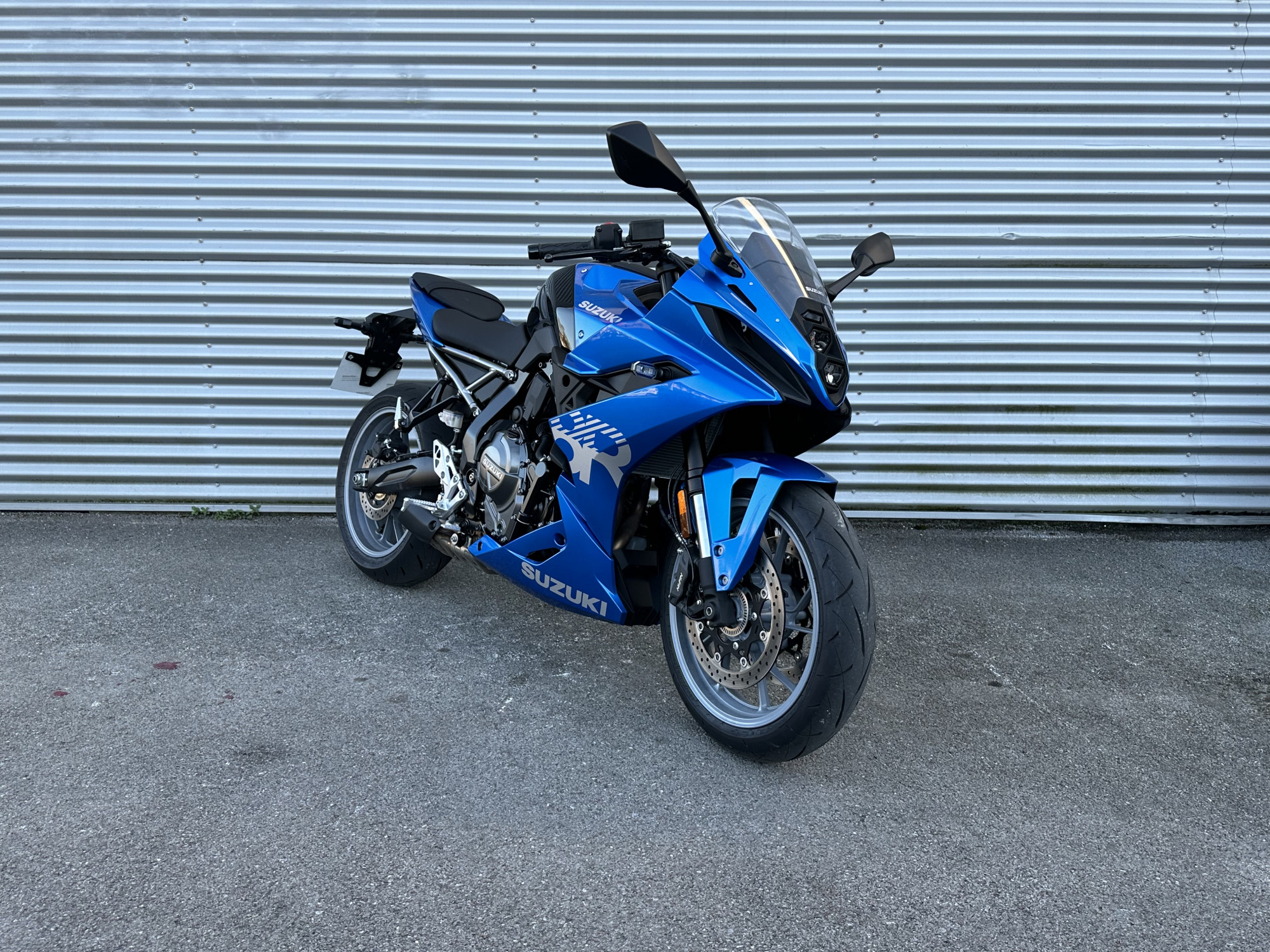 photo de SUZUKI GSX-8R 800 occasion de couleur  en vente à Bayonne n°2