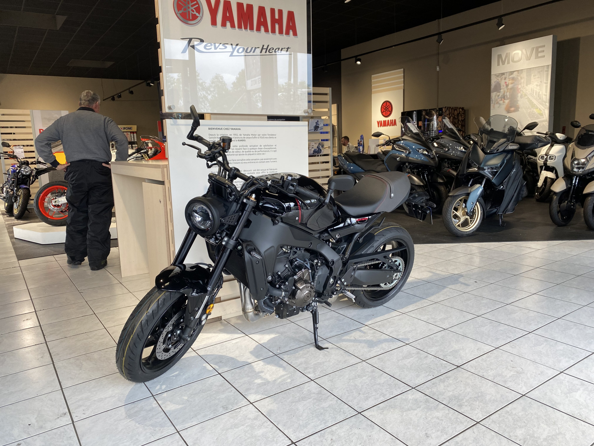 photo de YAMAHA XSR 900 850 occasion de couleur  en vente   Coignieres