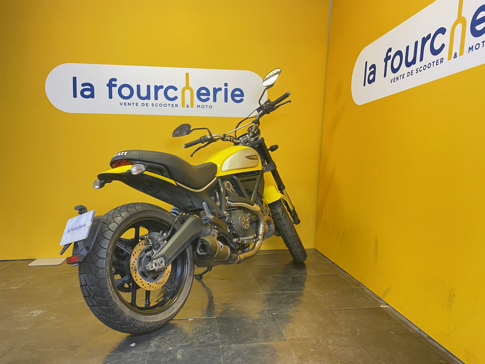 photo de DUCATI SCRAMBLER 800 occasion de couleur  en vente à Paris 15 n°1