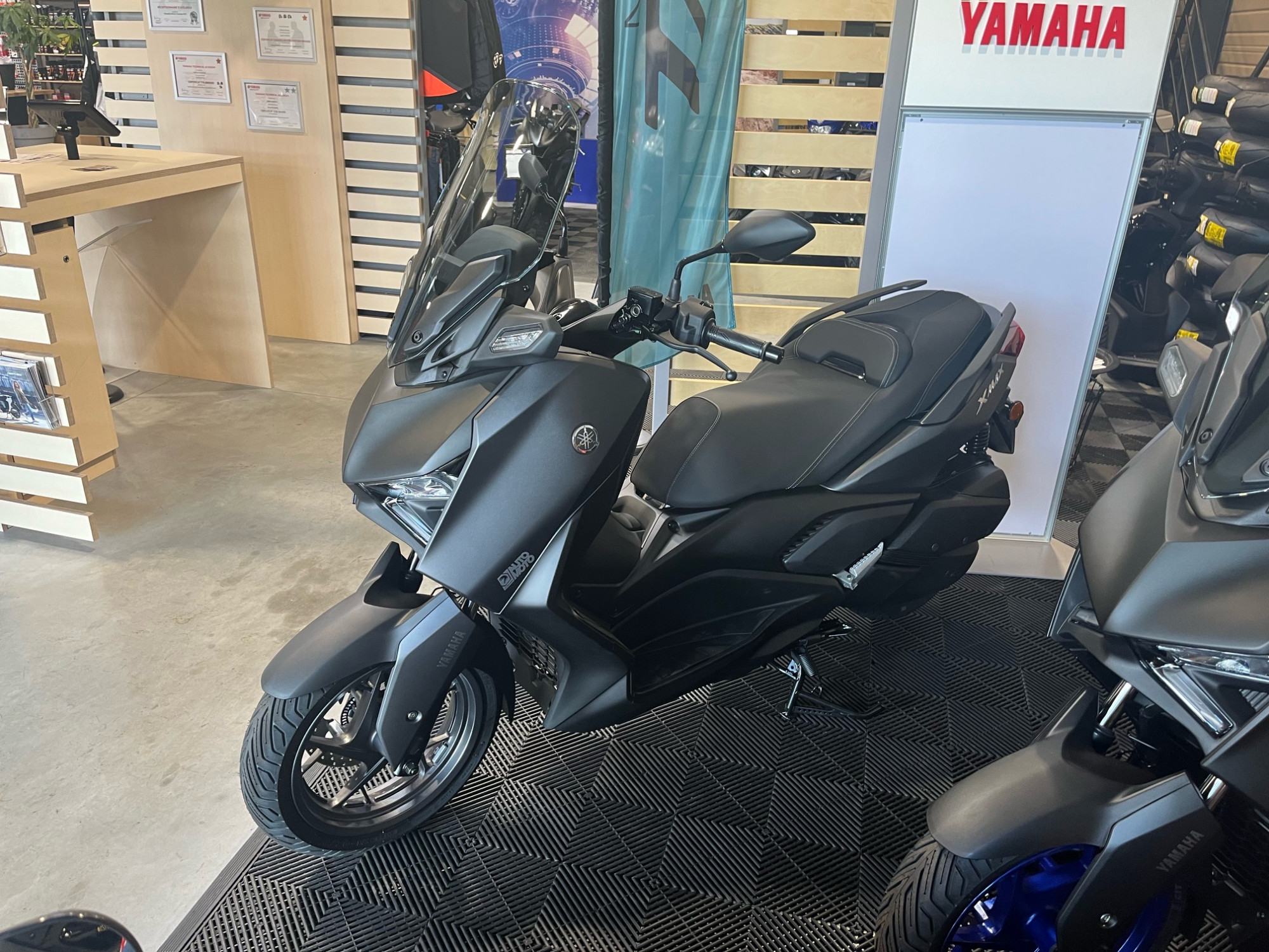 photo de YAMAHA XMAX 300 300 occasion de couleur  en vente   St Thuriau