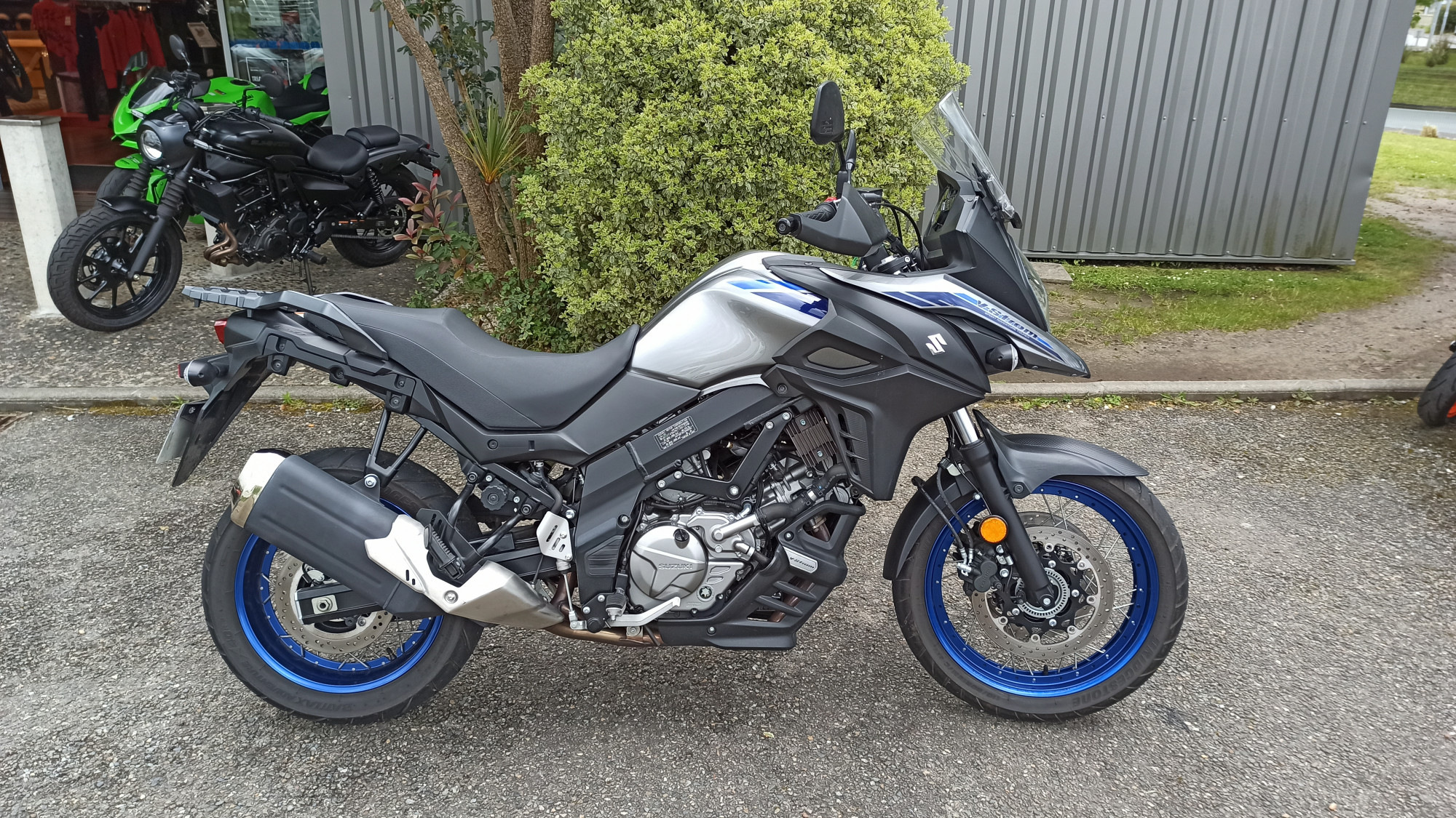 photo de SUZUKI DL 650 V-STROM XT 650 occasion de couleur  en vente à Anglet n°2