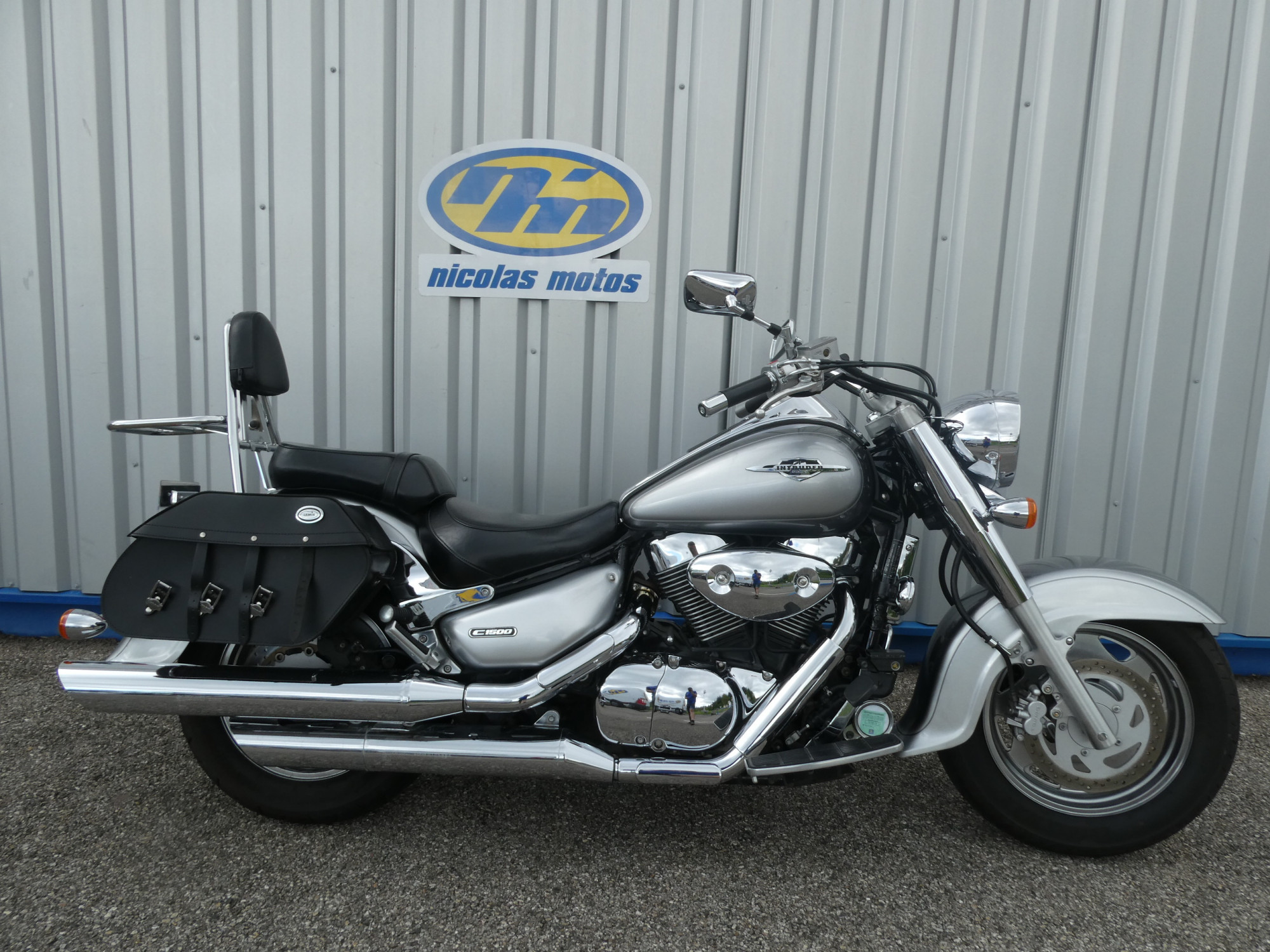 photo de SUZUKI INTRUDER 1500 1500 occasion de couleur  en vente   Annonay