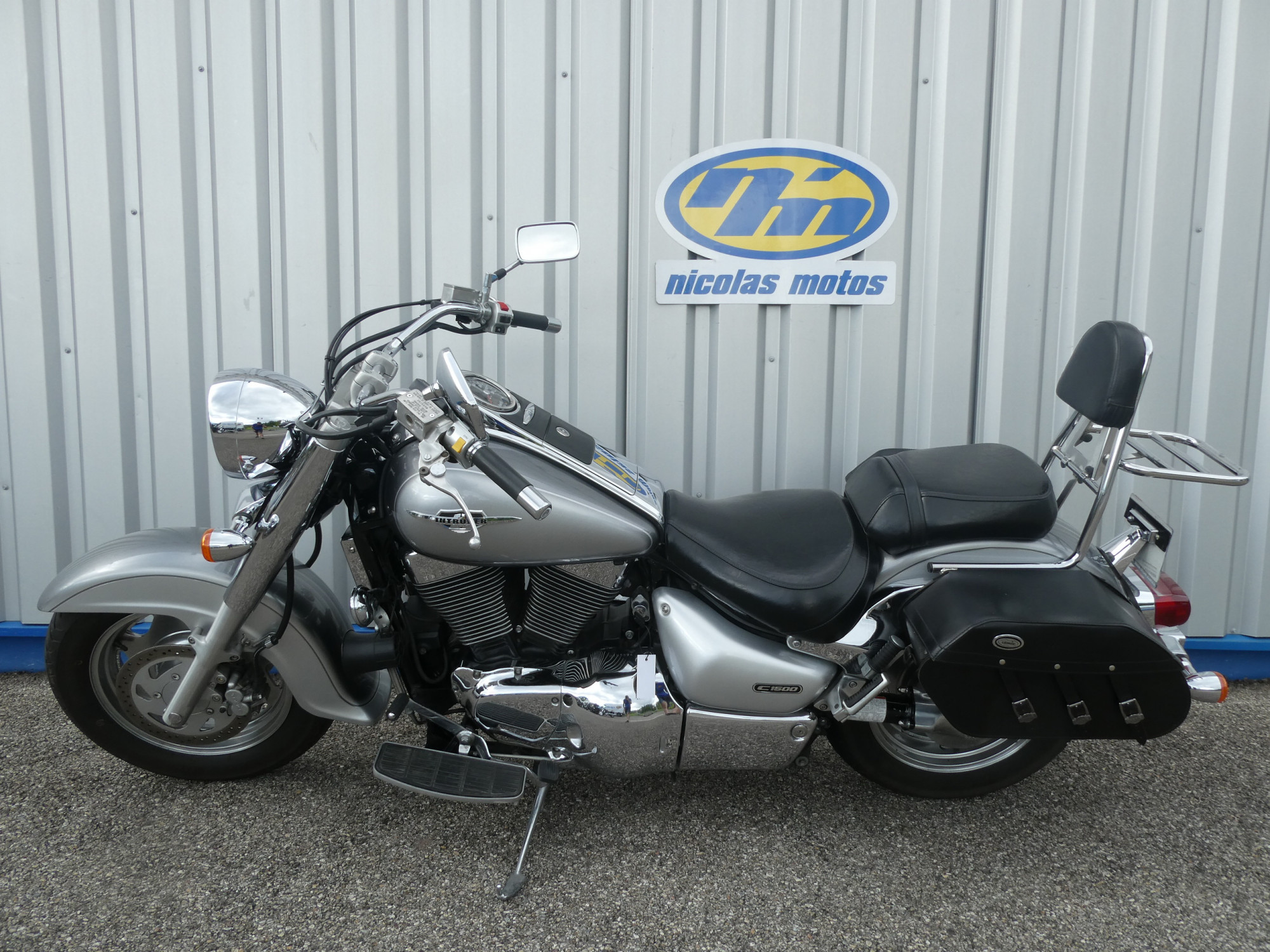 photo de SUZUKI INTRUDER 1500 1500 occasion de couleur  en vente à Annonay n°3