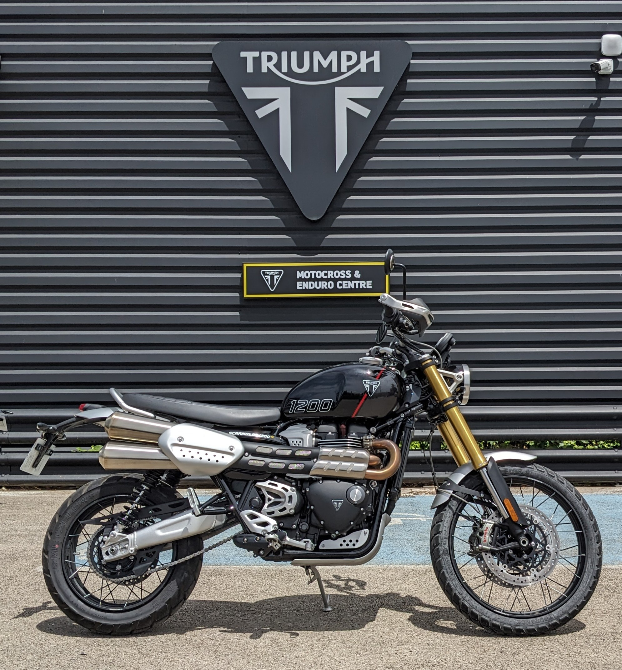 photo de TRIUMPH SCRAMBLER 1200 XE 1200 occasion de couleur  en vente à Nimes n°2