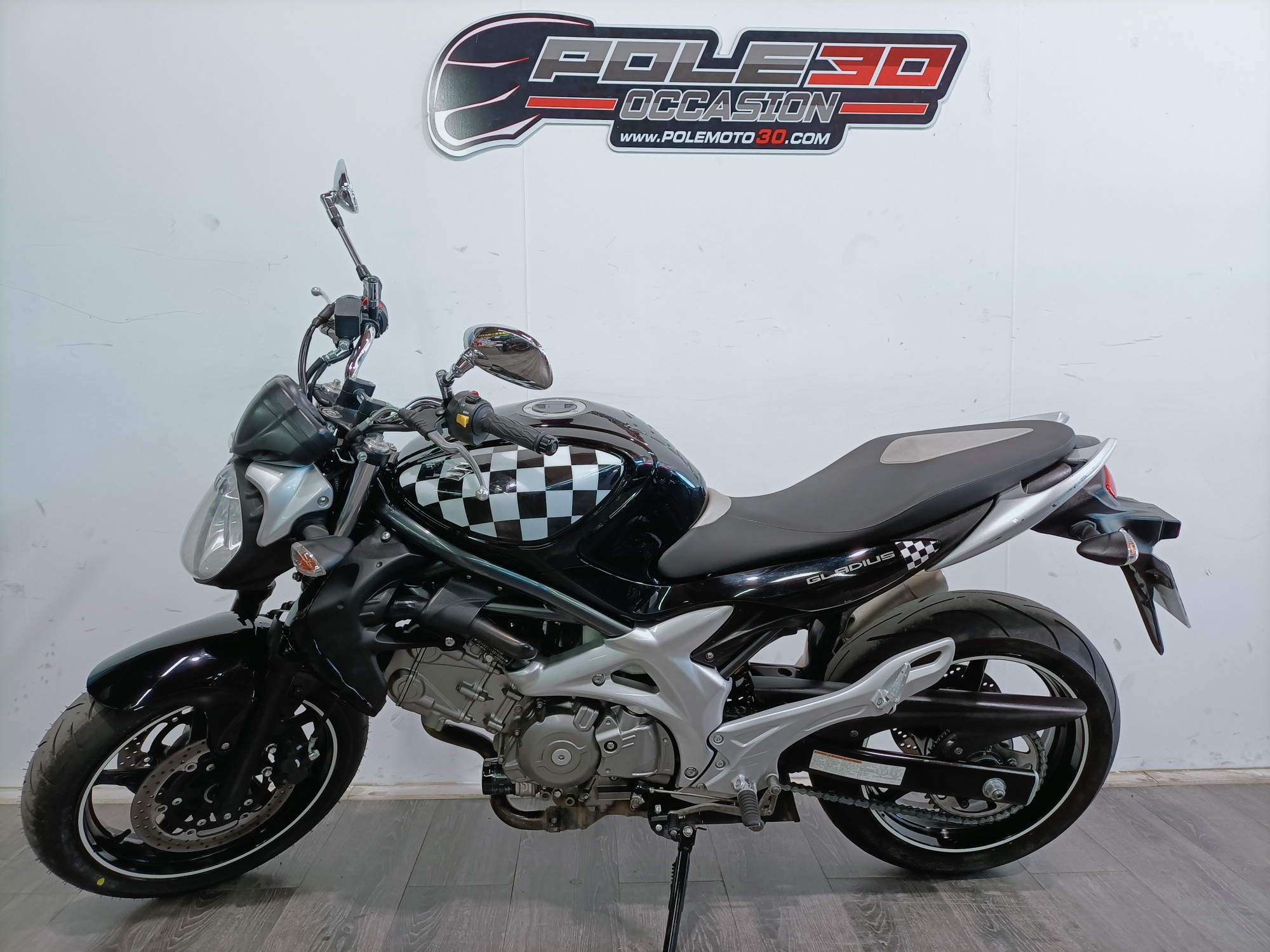 photo de SUZUKI GLADIUS 650 650 occasion de couleur  en vente à Nimes n°3