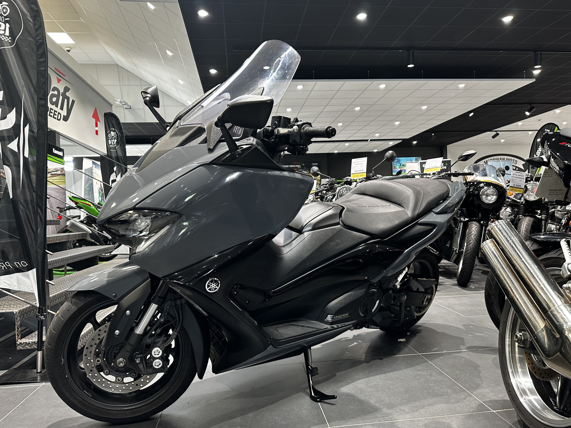 photo de YAMAHA XP T-MAX 560 TECH MAX 560 occasion de couleur  en vente   Ploeren