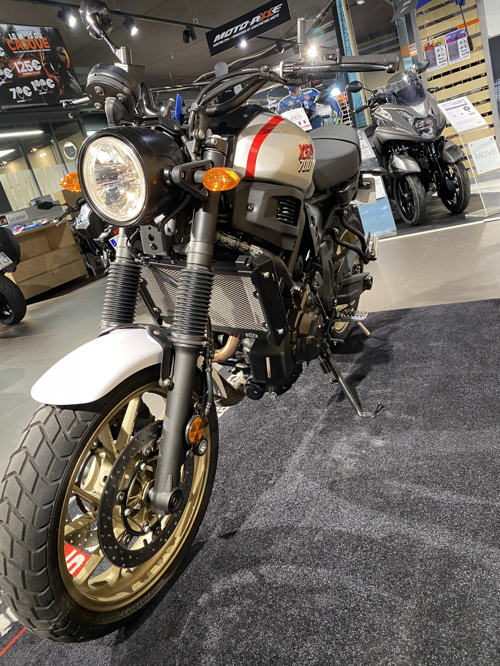 photo de YAMAHA XSR 700 XTRIBUTE 689 occasion de couleur  en vente à Strasbourg n°3