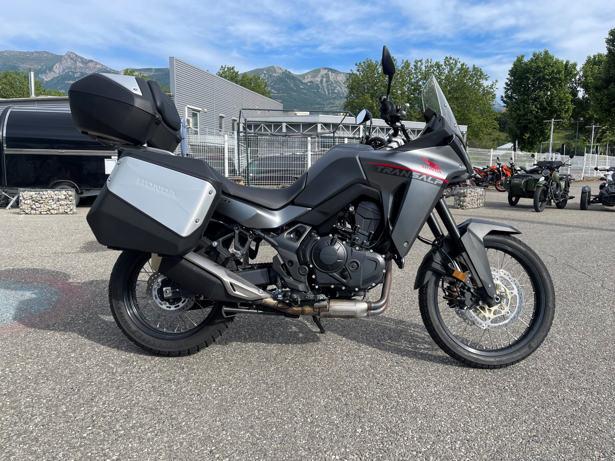 photo de HONDA XL750 TRANSALP 750 occasion de couleur  en vente à Gap n°2