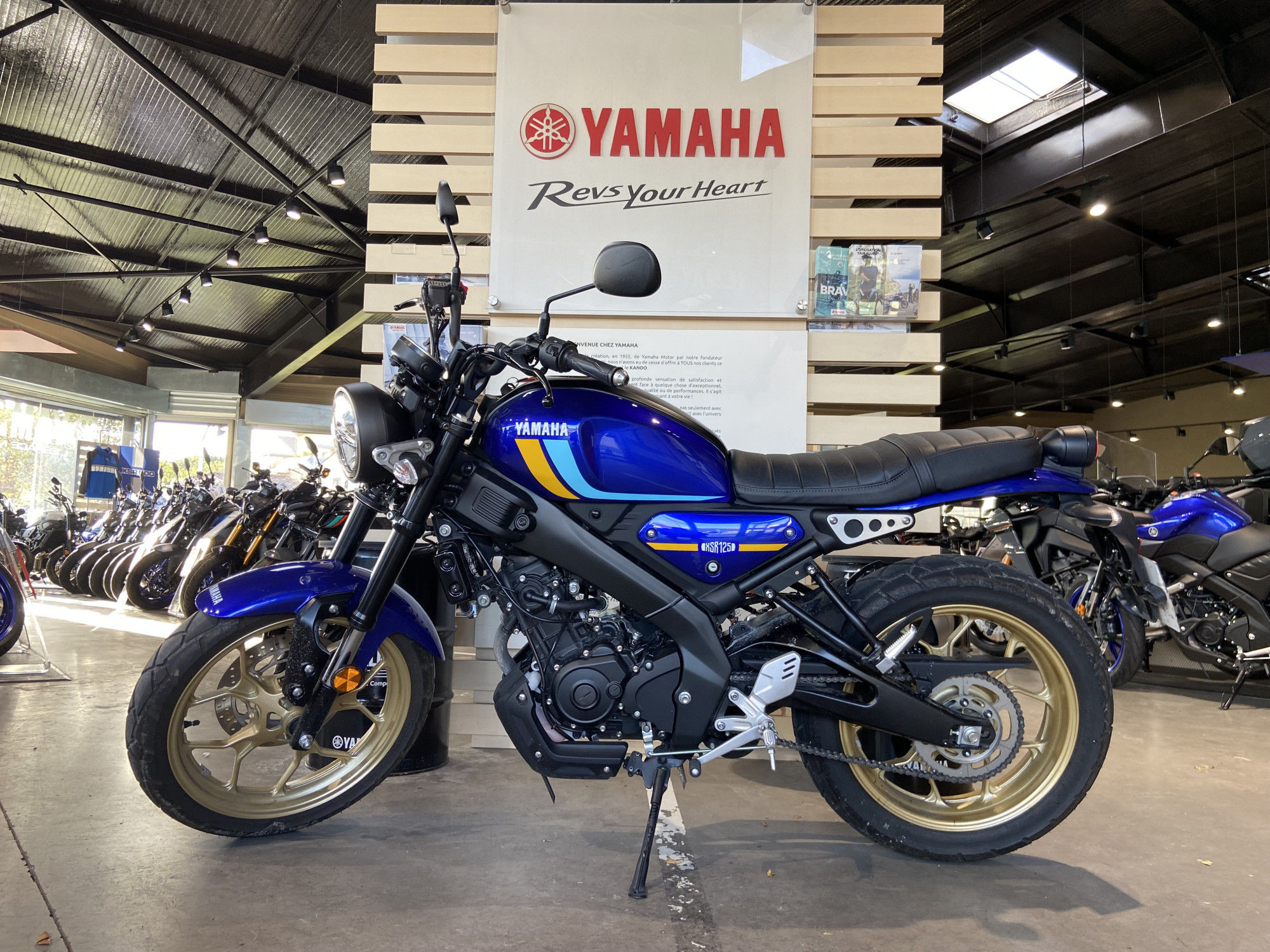 photo de YAMAHA XSR 125 125 occasion de couleur  en vente à Toulouse n°2