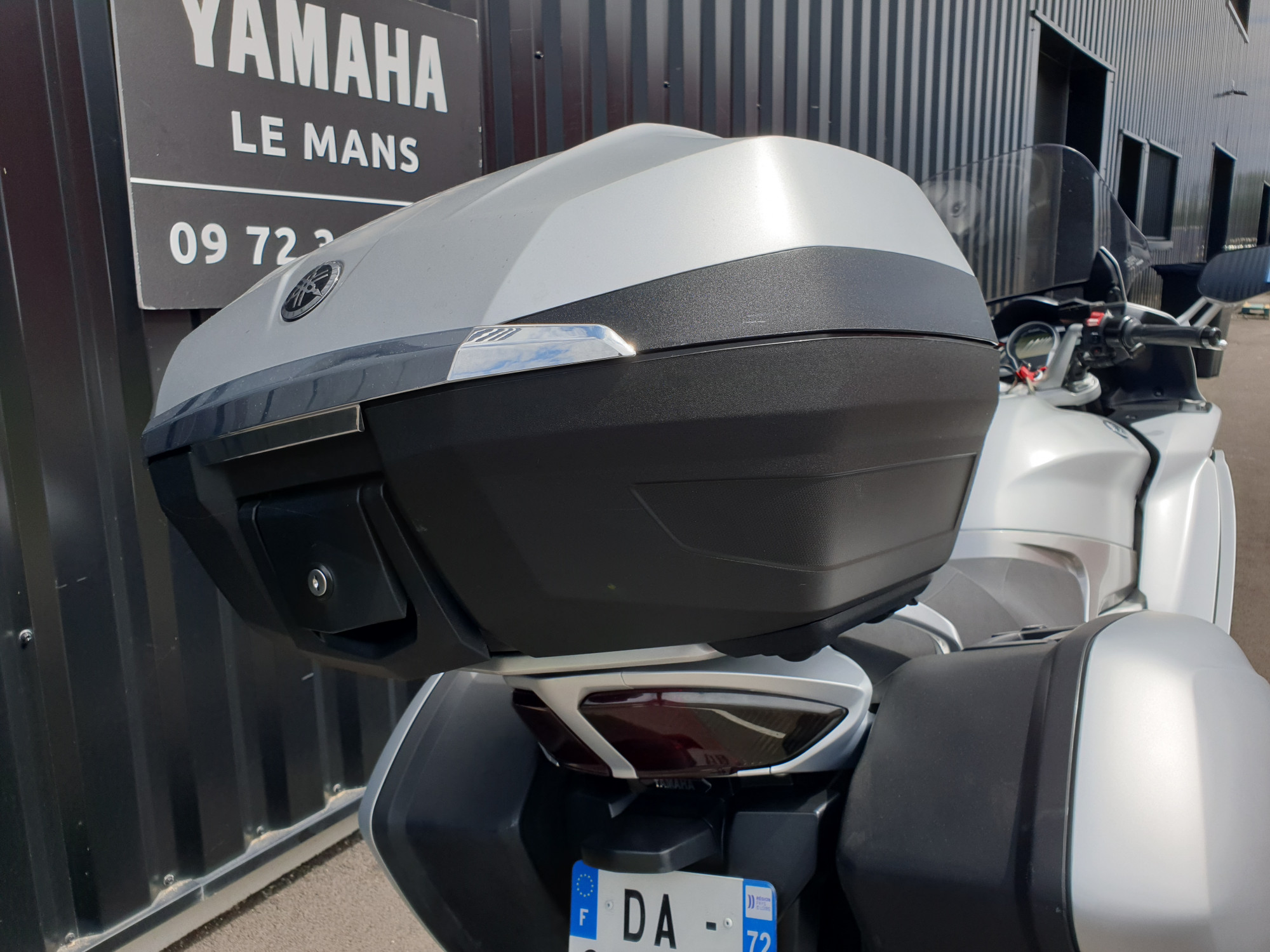 photo de YAMAHA FJR 1300 AE 1300 occasion de couleur  en vente à Ruaudin n°3