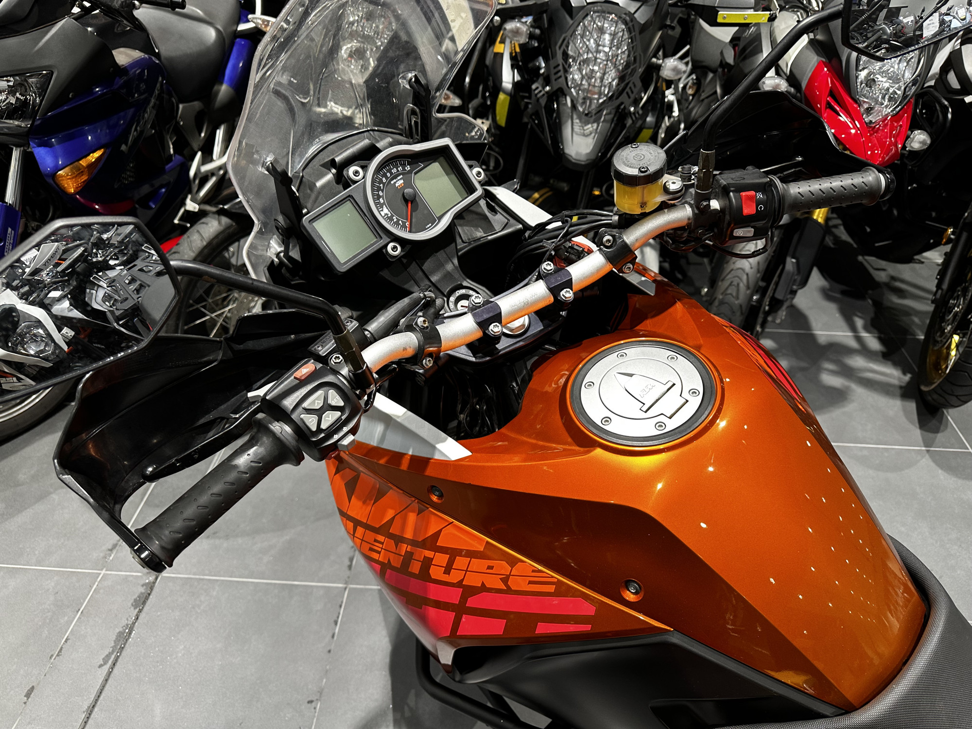 photo de KTM 1190 ADVENTURE 1190 occasion de couleur  en vente à Ploeren n°3