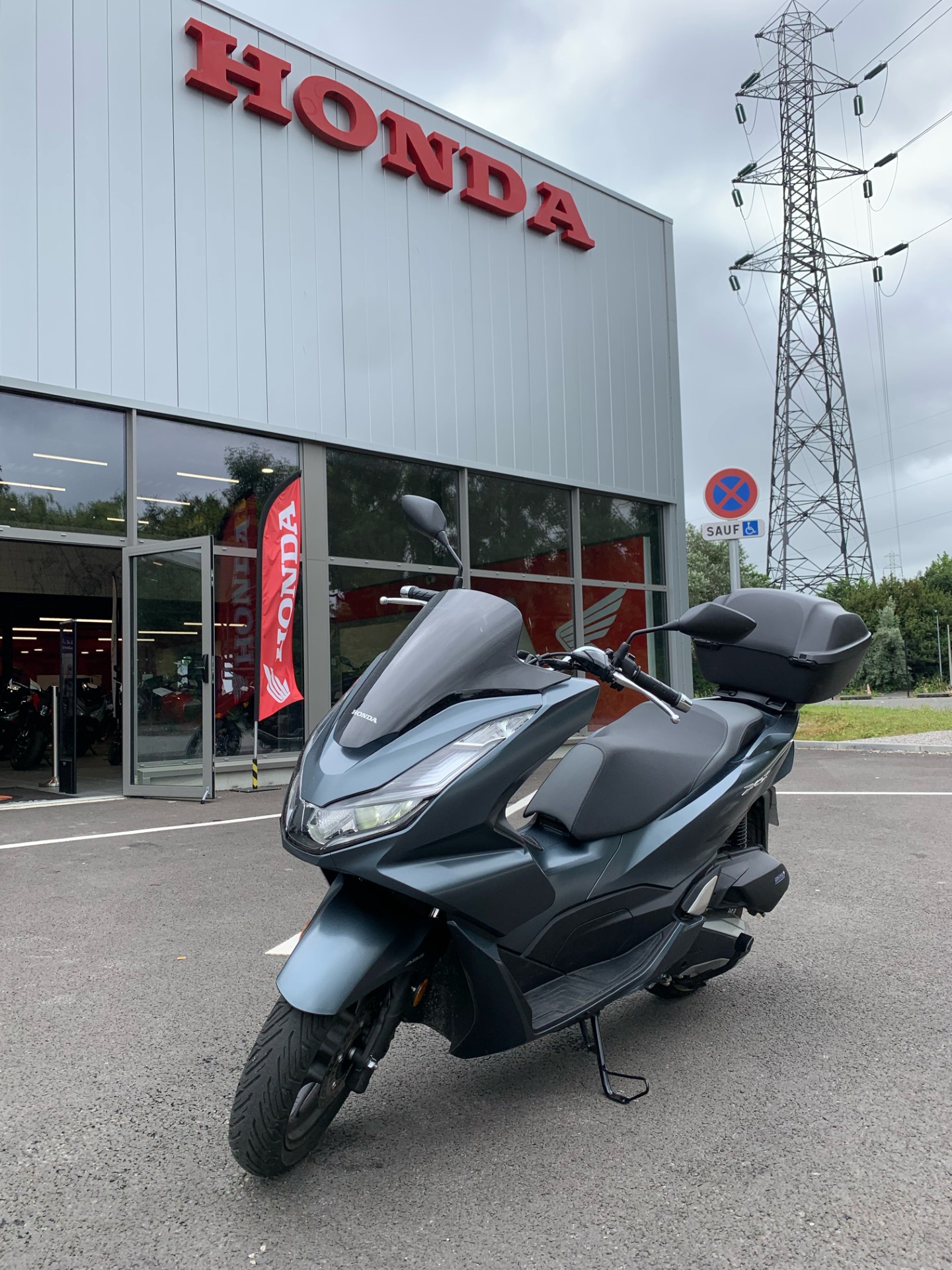 photo de HONDA PCX 125 occasion de couleur  en vente à Dunkerque n°3