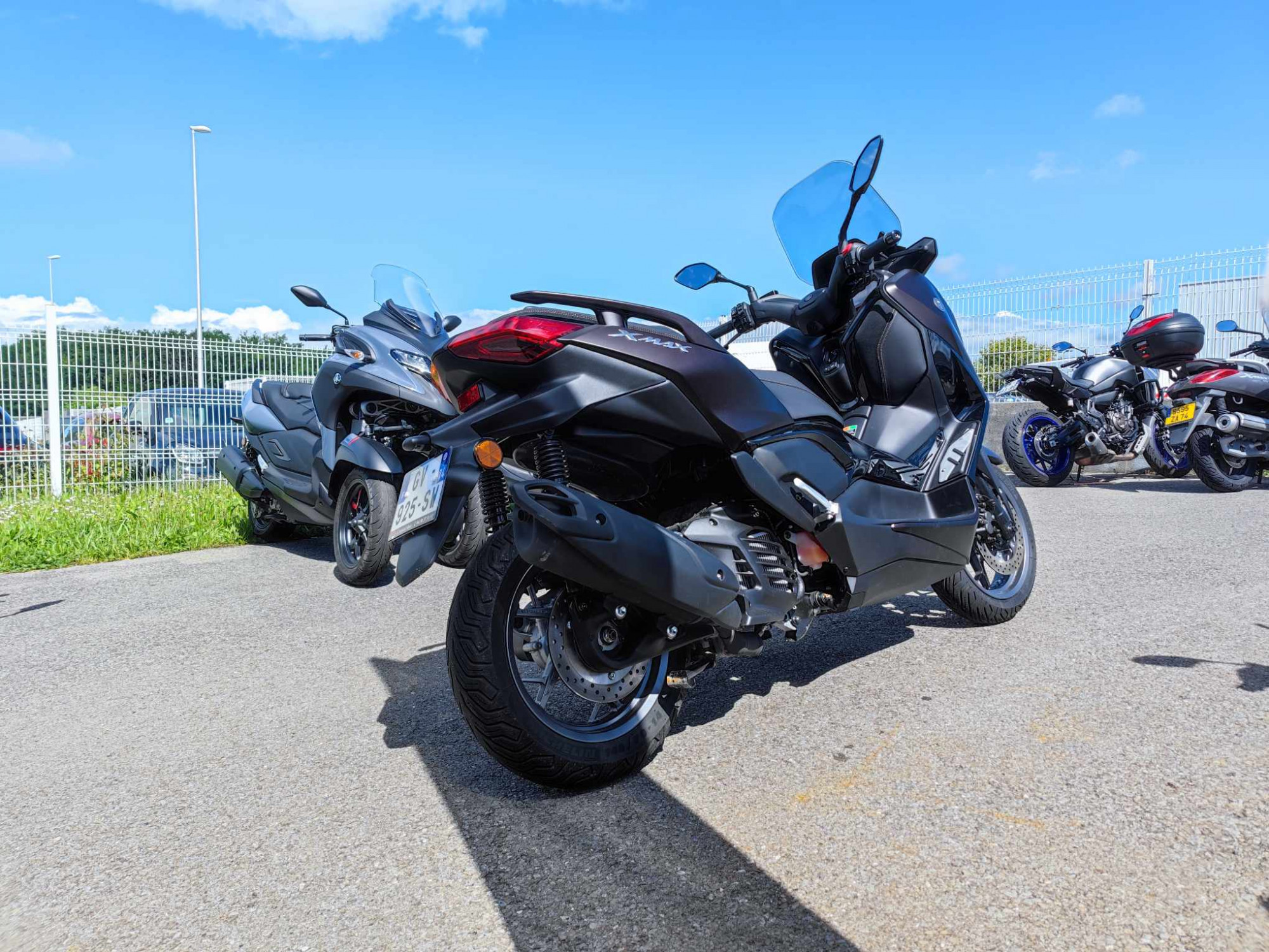 photo de YAMAHA XMAX 125 TECH MAX 125 occasion de couleur  en vente   Ville La Grand