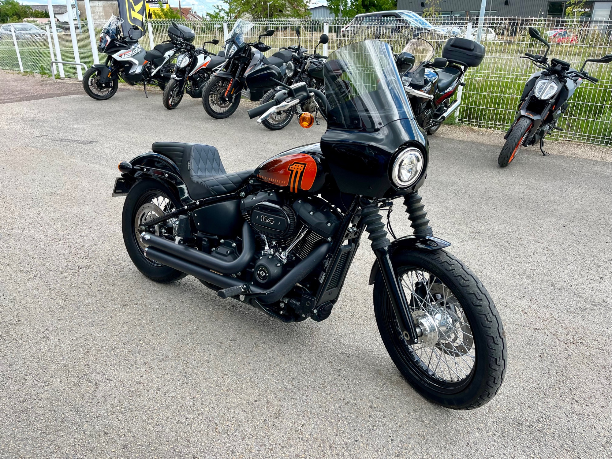 photo de HARLEY DAVIDSON SOFTAIL STREET BOB 1868 1868 occasion de couleur  en vente à Chenove n°2