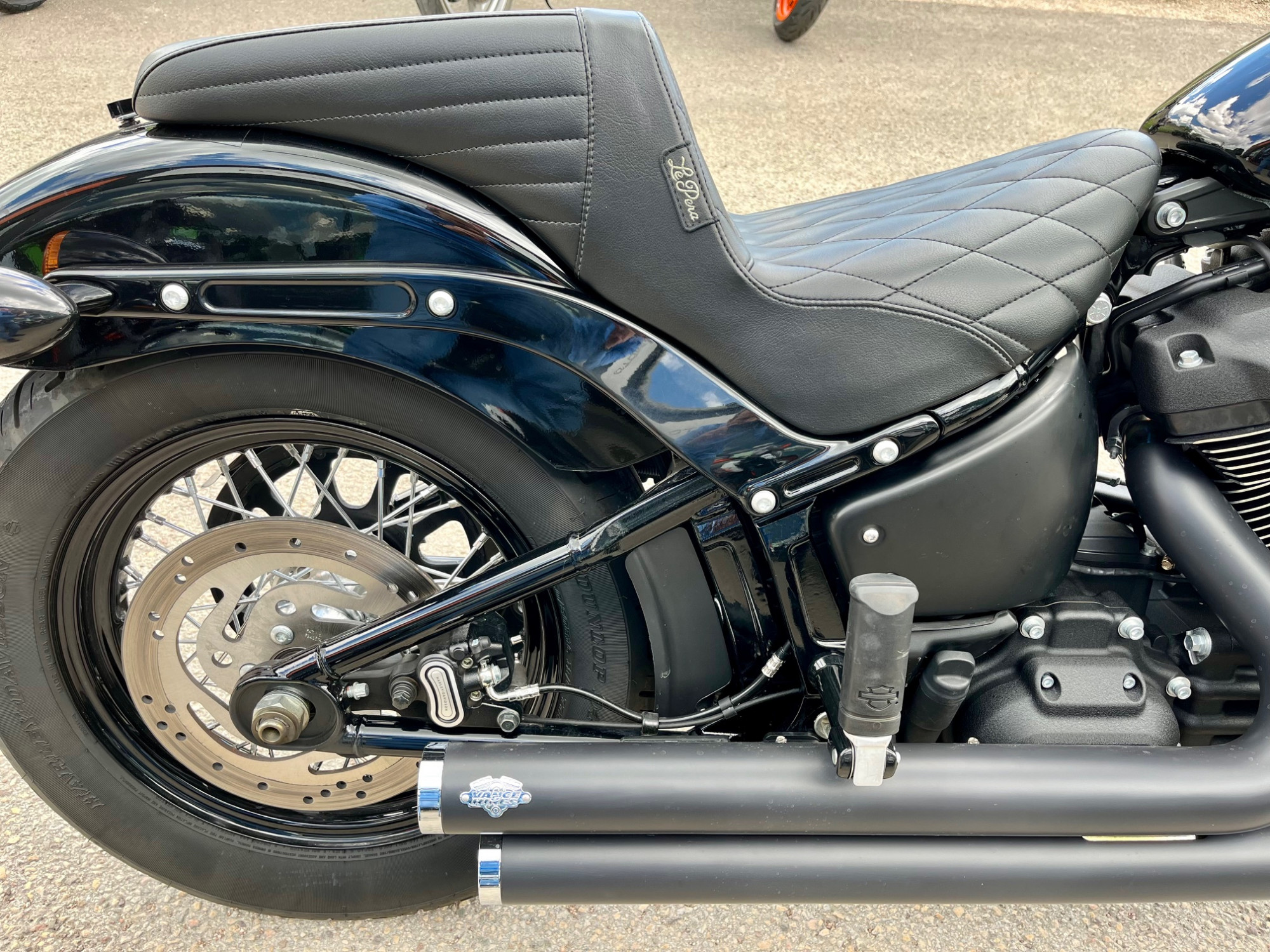 photo de HARLEY DAVIDSON SOFTAIL STREET BOB 1868 1868 occasion de couleur  en vente à Chenove n°1