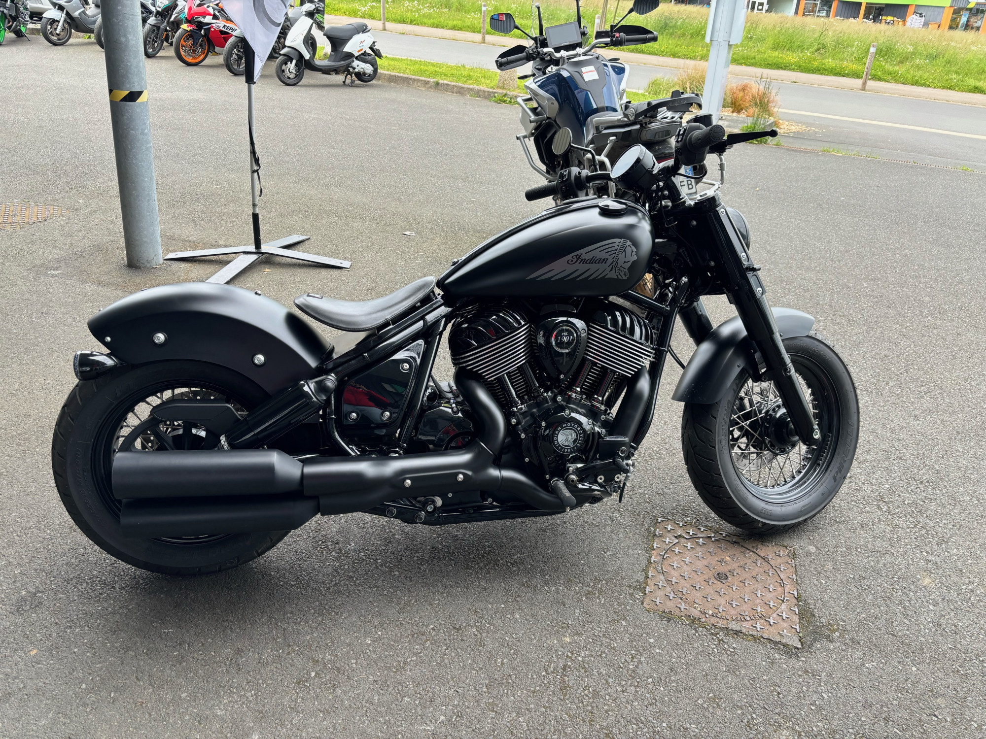 photo de INDIAN CHIEF BOBBER DARK HORSE 1900 occasion de couleur  en vente à Tregueux n°2