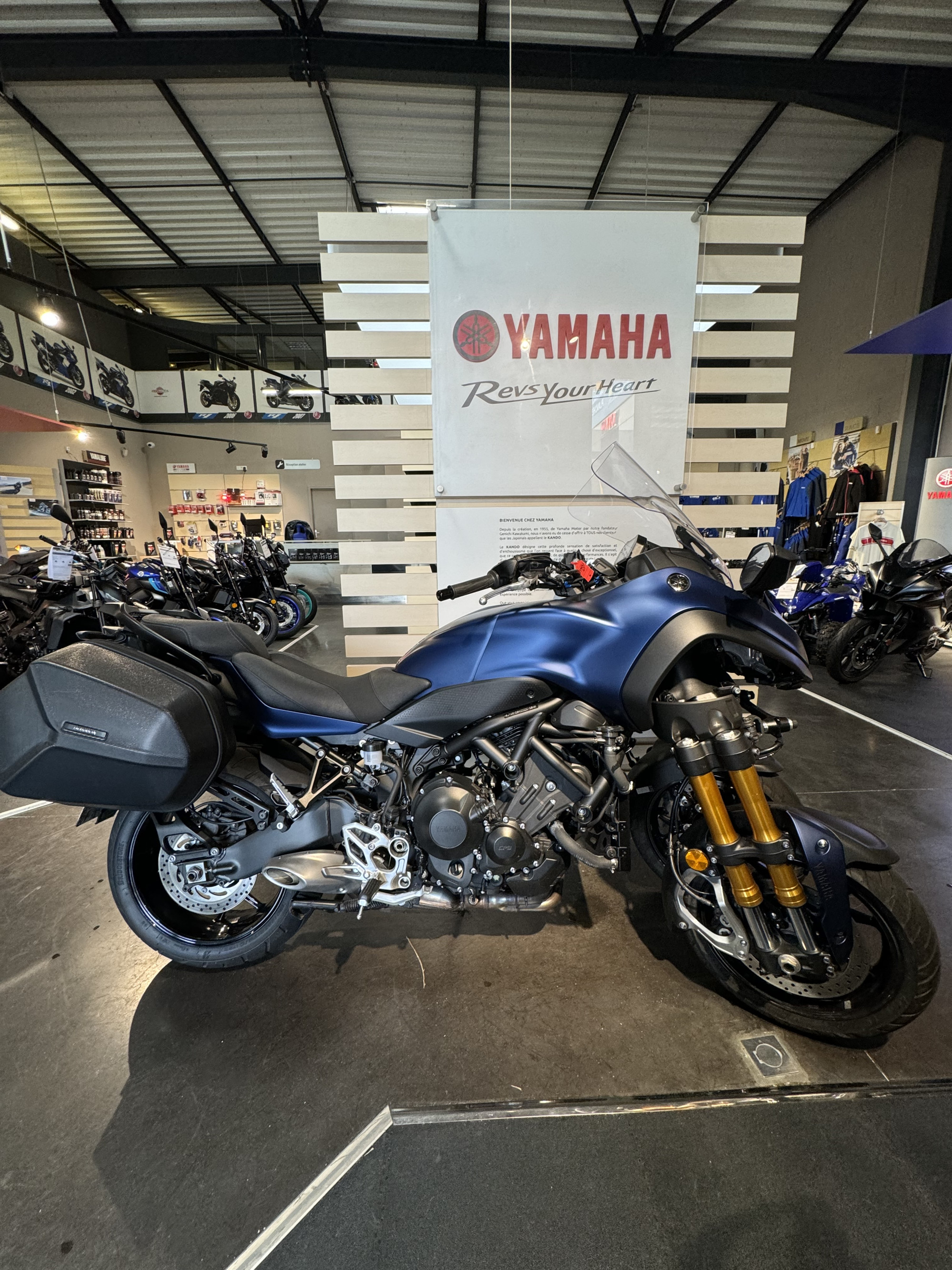 photo de YAMAHA NIKEN 850 GT 850 occasion de couleur  en vente à RUY MONTCEAU n°2