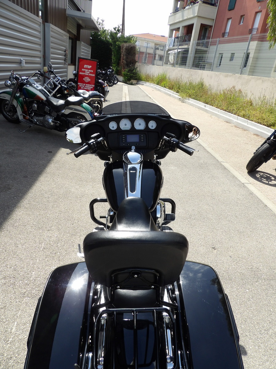 photo de HARLEY DAVIDSON TOURING STREET GLIDE 1690 1690 occasion de couleur  en vente à Cagnes Sur Mer n°3