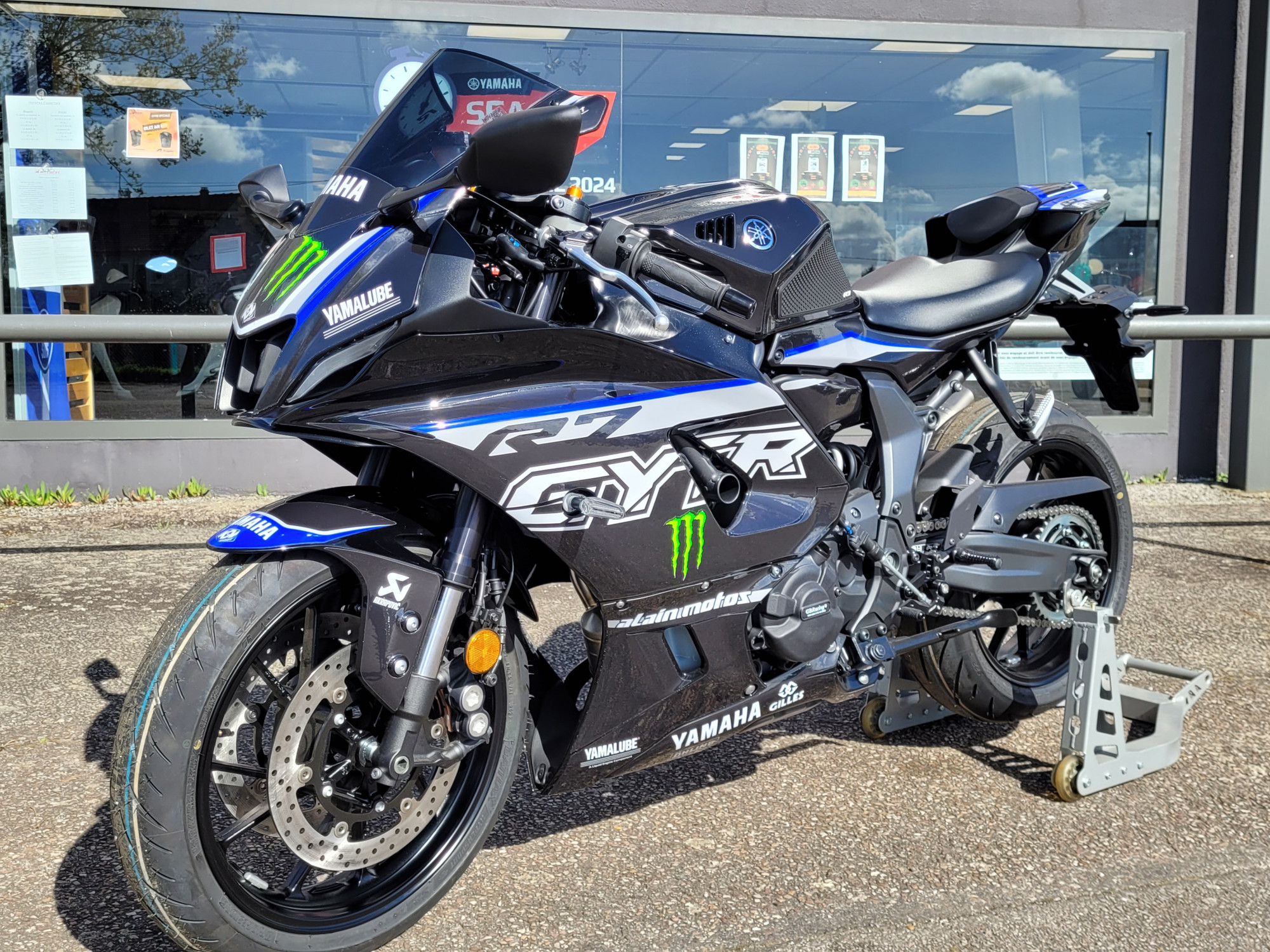 photo de YAMAHA R7 690 occasion de couleur  en vente à Menneval n°3