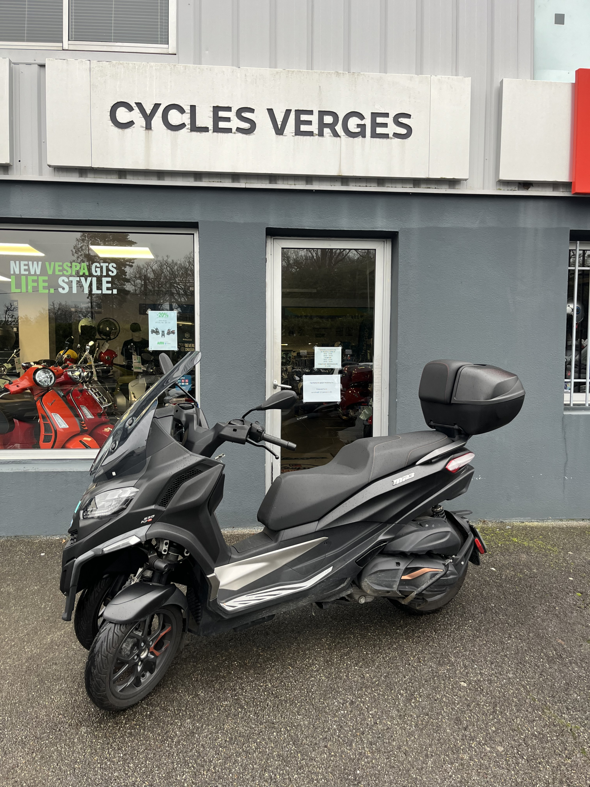 photo de PIAGGIO MP3 530 HPE EXCLUSIVE 530 occasion de couleur  en vente à Biarritz n°3