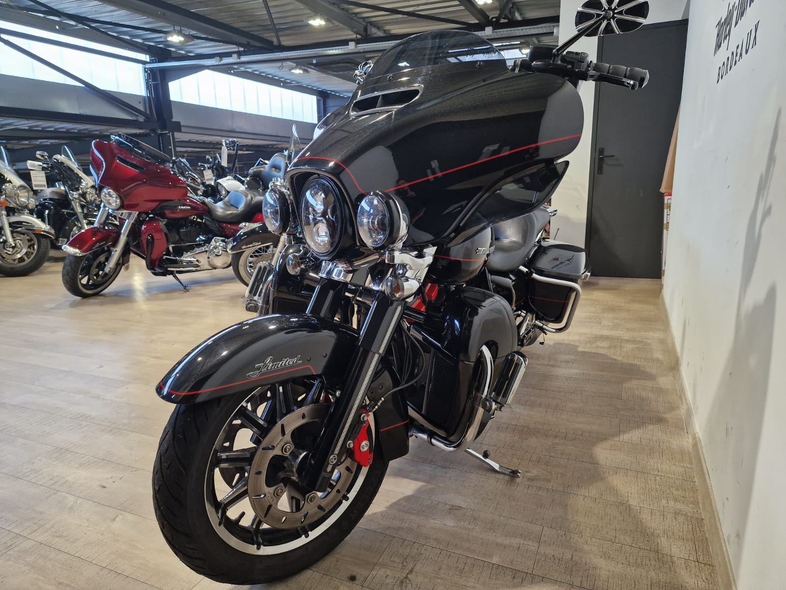 photo de HARLEY DAVIDSON TOURING ELECTRA GLIDE 1745 ULTRA 1745 occasion de couleur  en vente à Begles n°2