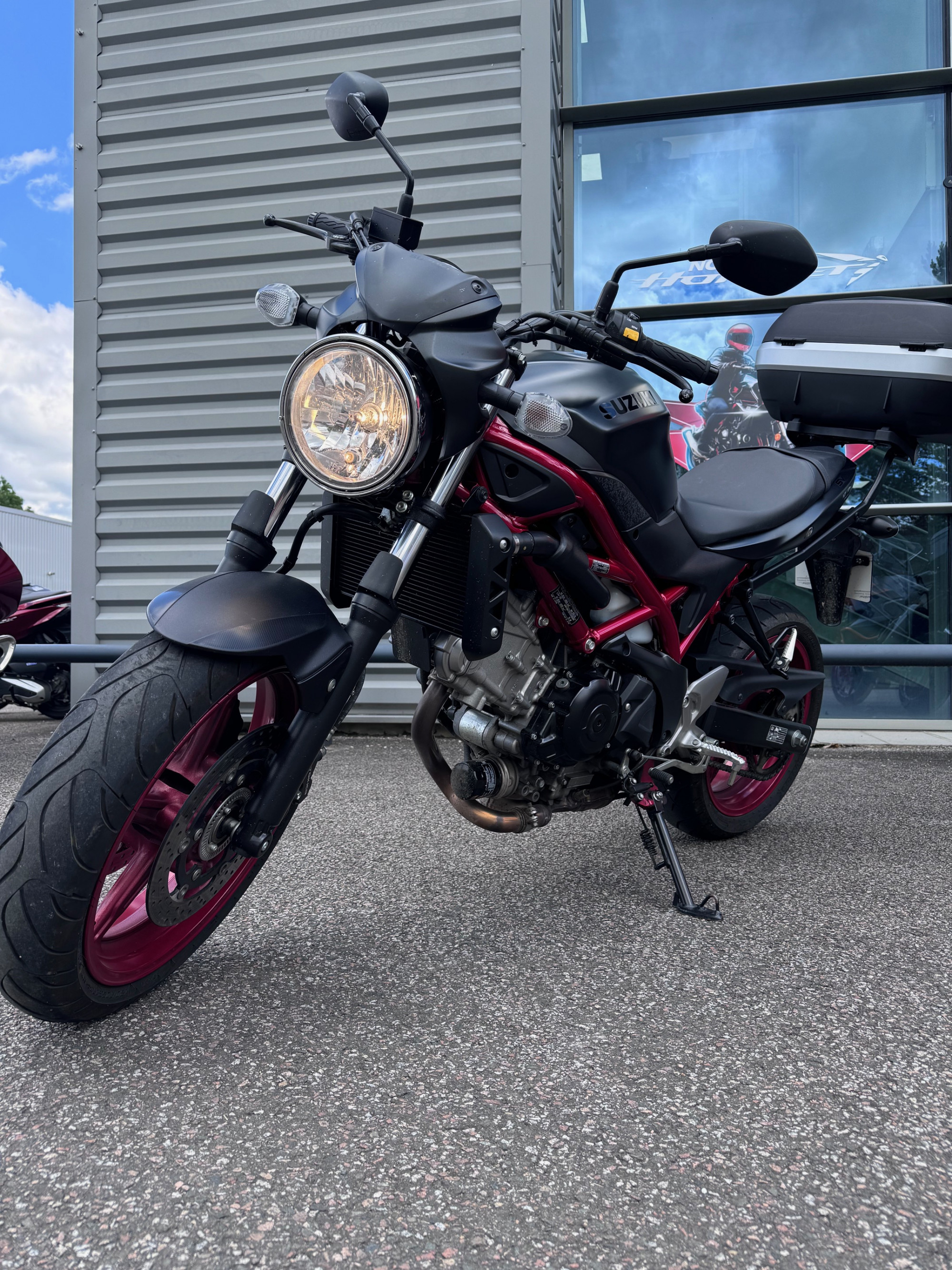 photo de SUZUKI SV 650 (47.5CV) 650 occasion de couleur  en vente à Feytiat n°3