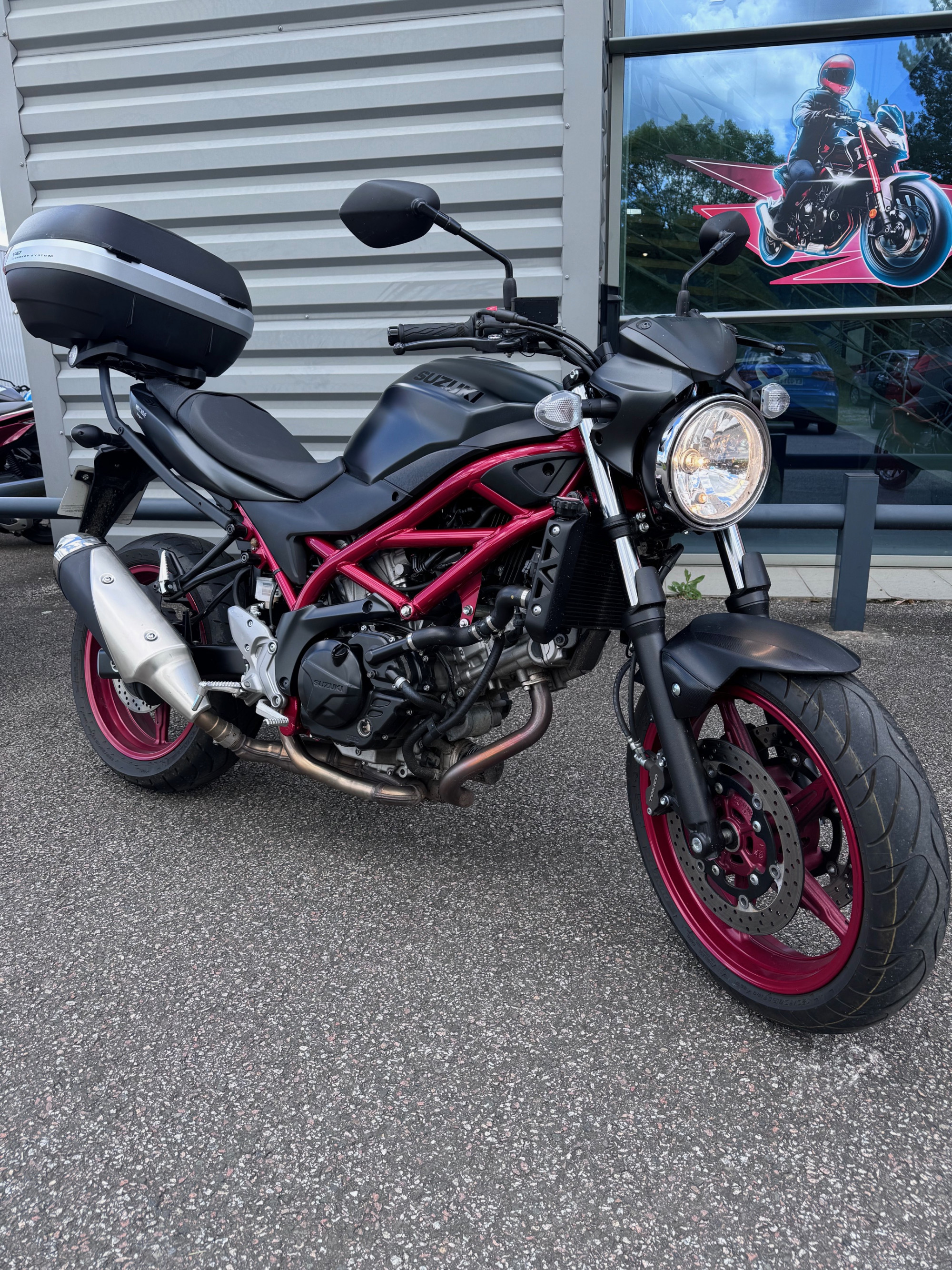 photo de SUZUKI SV 650 (47.5CV) 650 occasion de couleur  en vente à Feytiat n°2