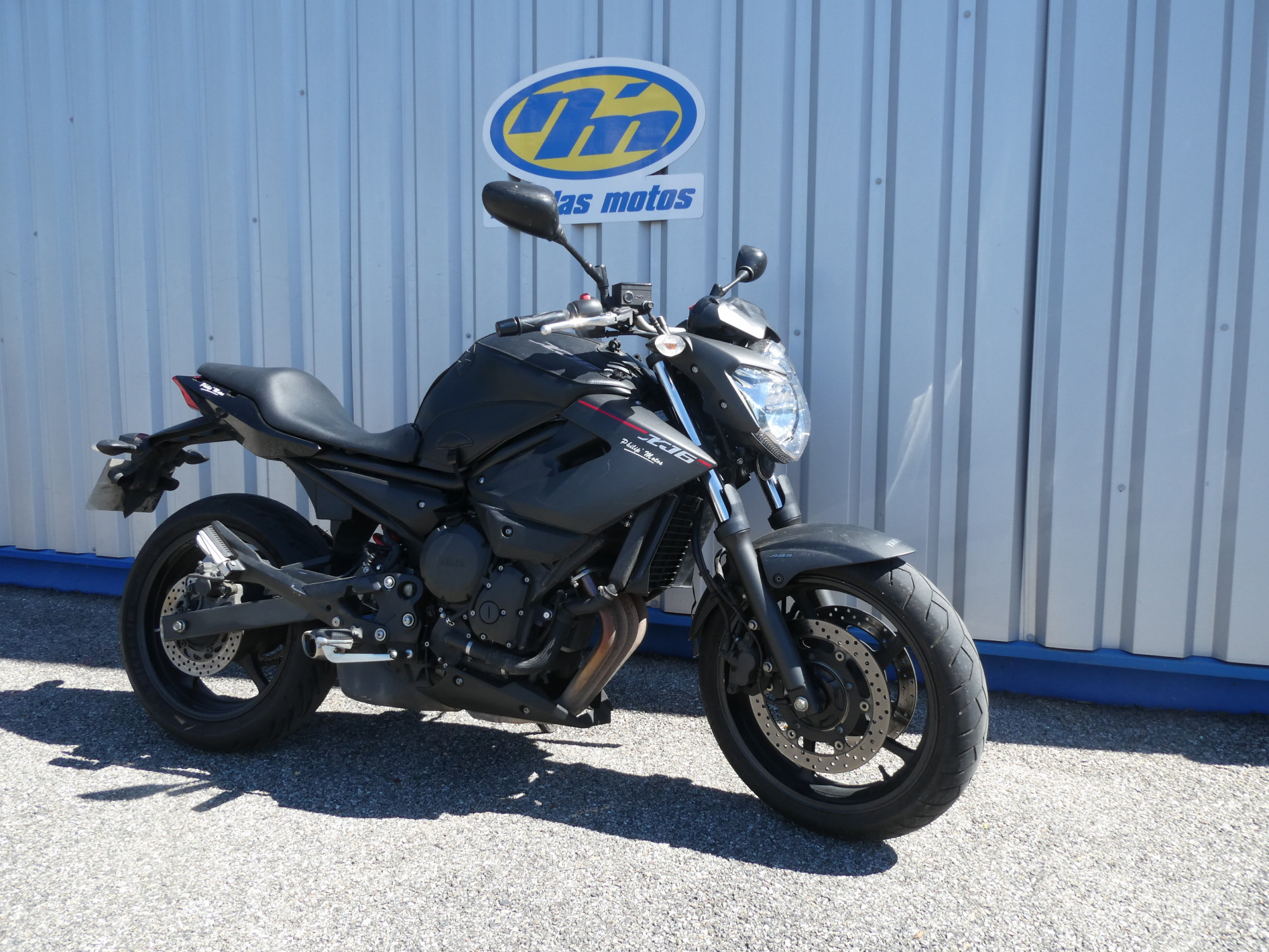 photo de YAMAHA XJ6-N 600 occasion de couleur  en vente à Annonay n°1