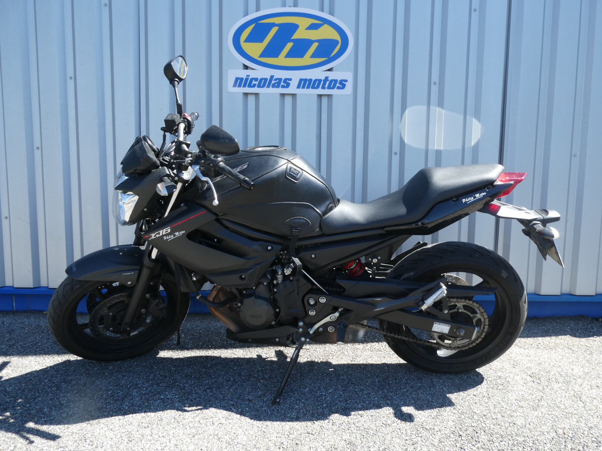 photo de YAMAHA XJ6-N 600 occasion de couleur  en vente à Annonay n°3