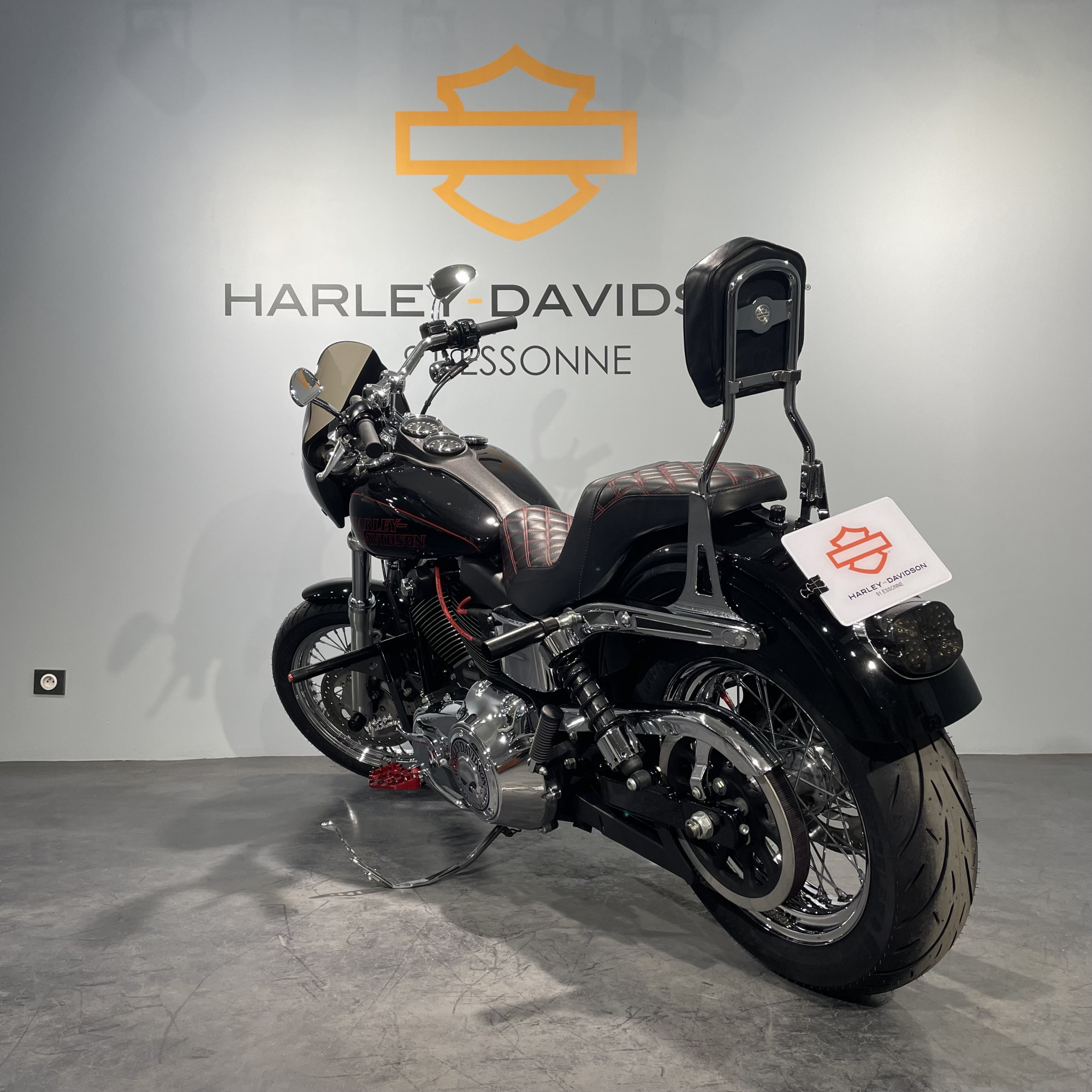 photo de HARLEY DAVIDSON DYNA LOW RIDER 1690 1690 occasion de couleur  en vente   Ballainvilliers