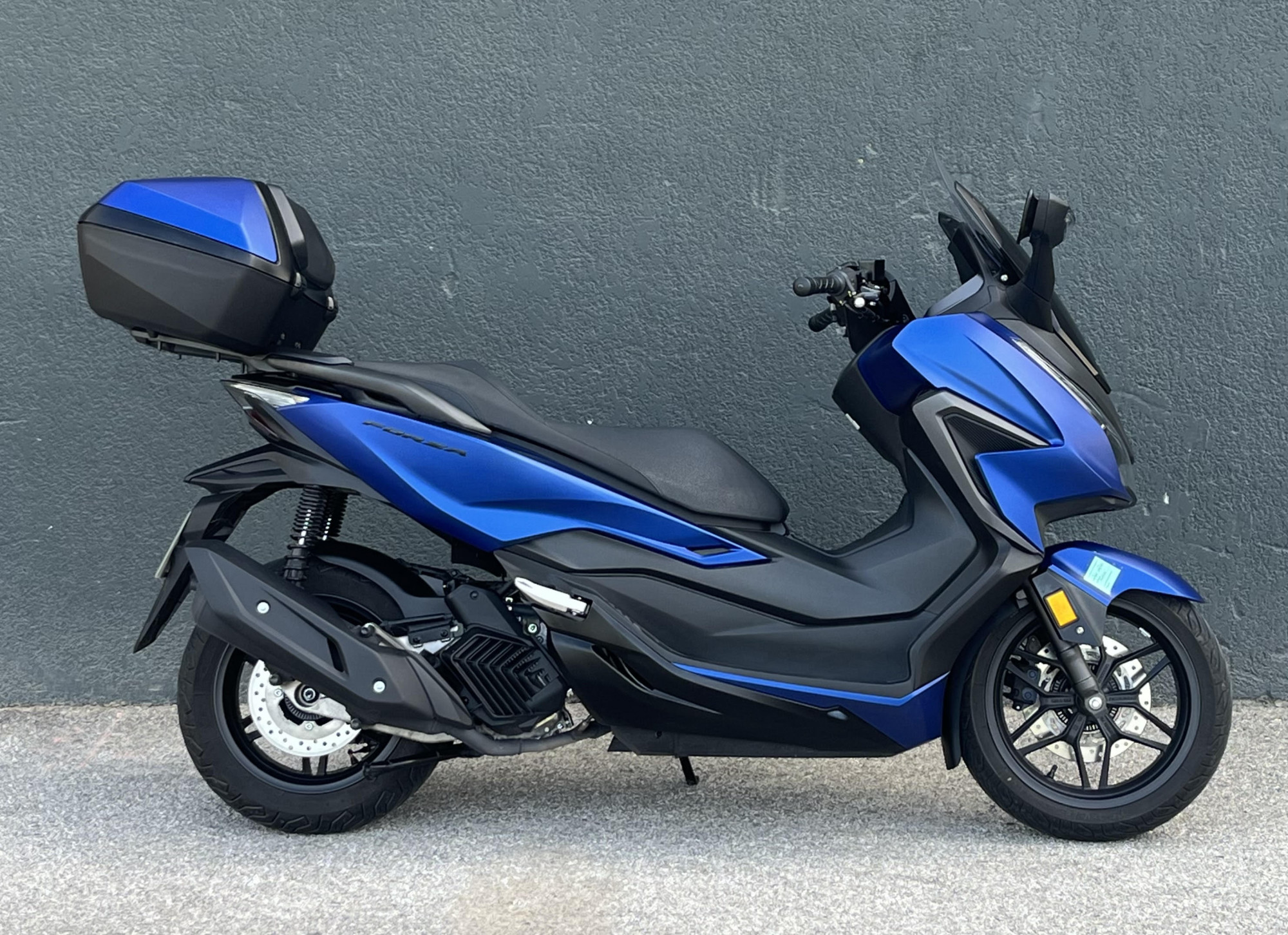 photo de HONDA NSS FORZA 125 125 occasion de couleur  en vente à Perpignan n°3