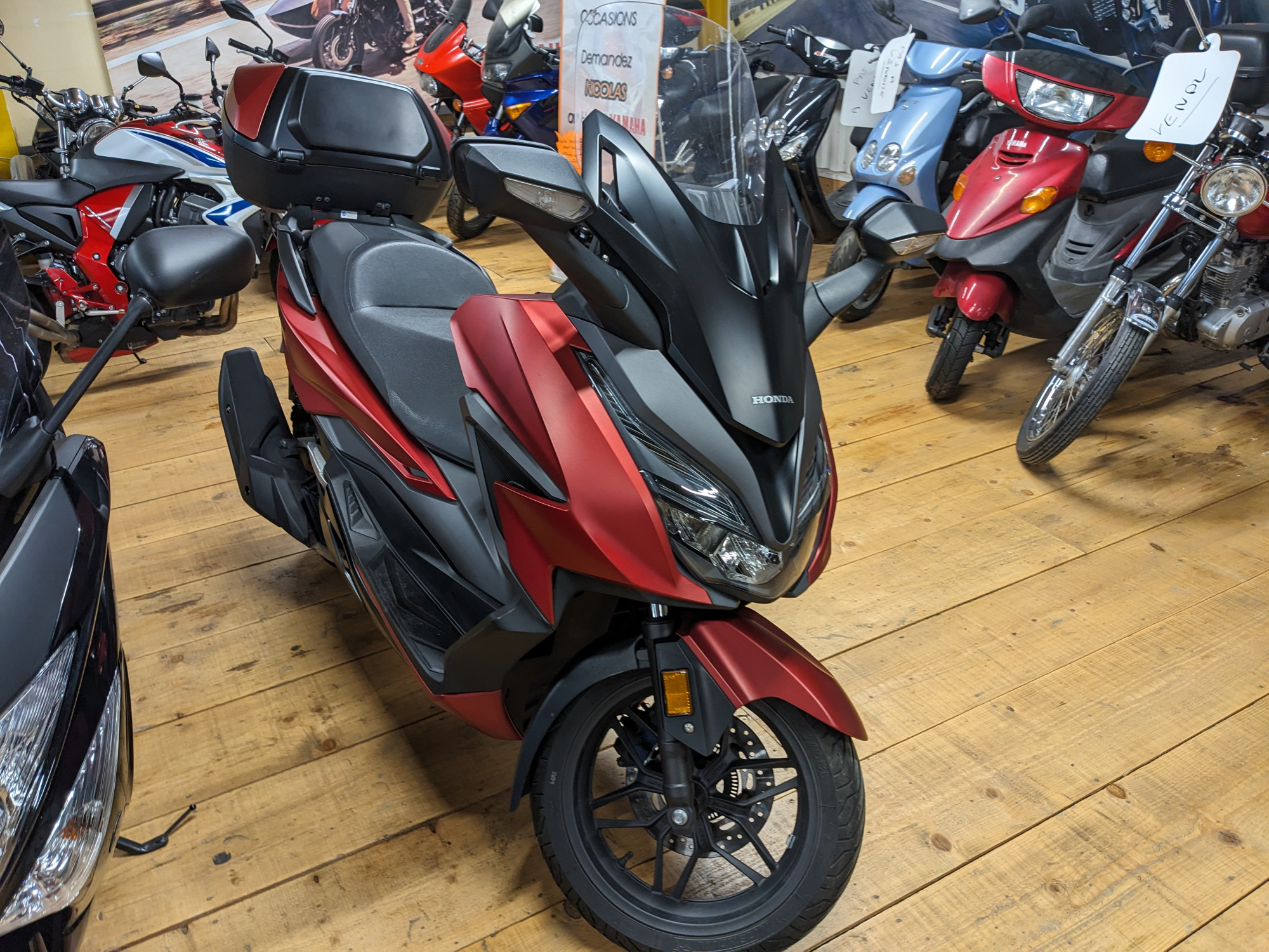 photo de HONDA NSS FORZA 125 125 occasion de couleur  en vente à Rivery n°2