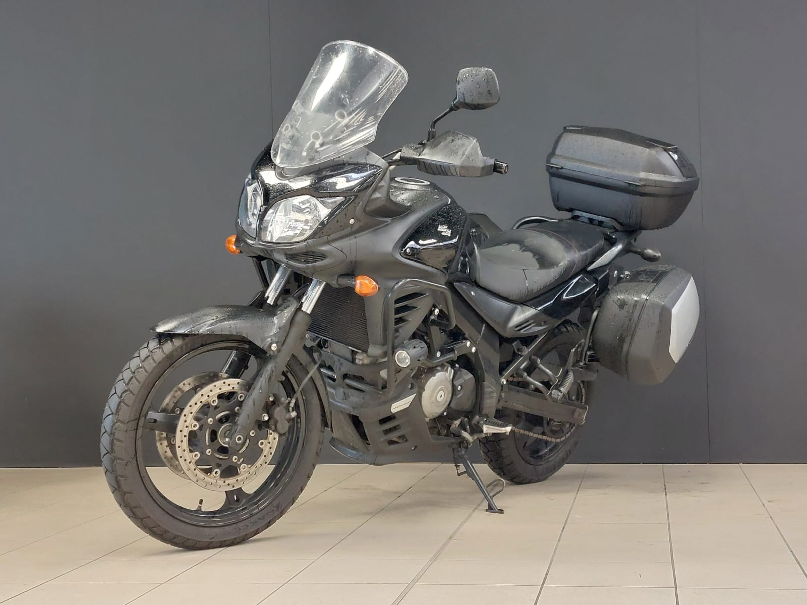 photo de SUZUKI DL 650 V-STROM 650 occasion de couleur  en vente à Reze n°3