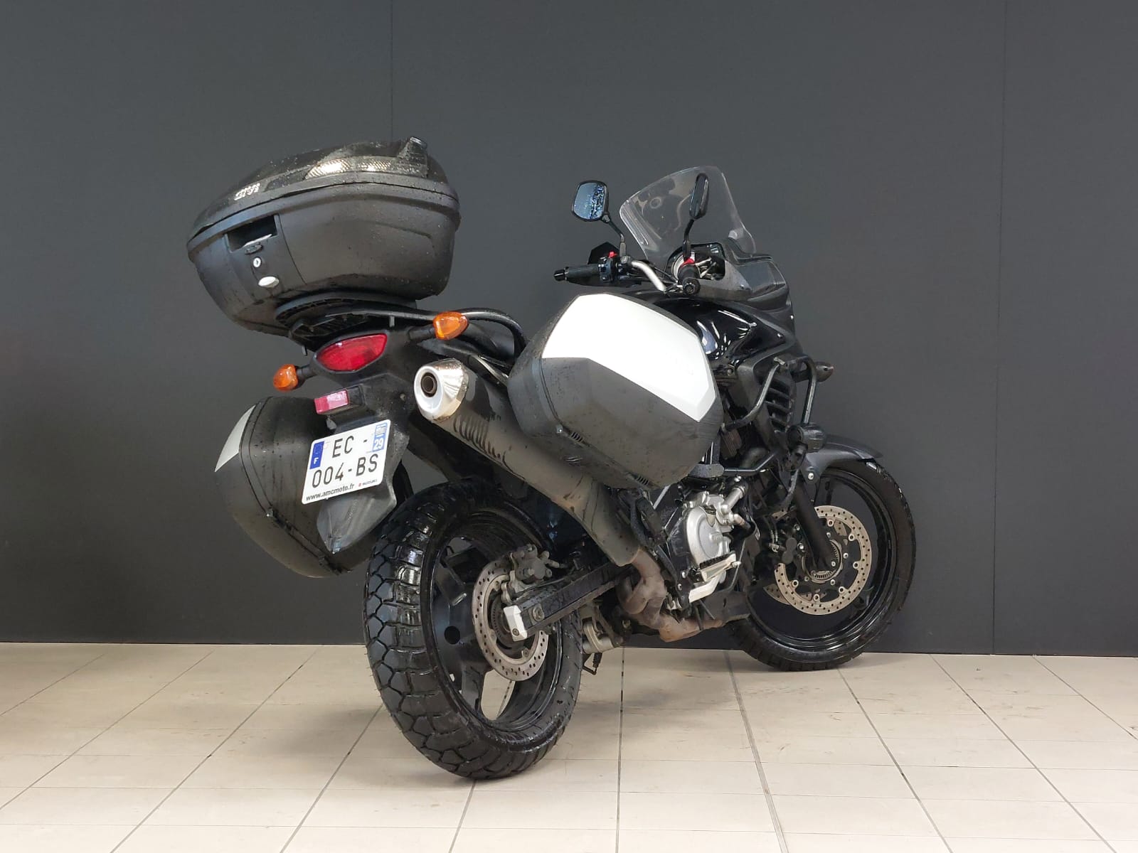 photo de SUZUKI DL 650 V-STROM 650 occasion de couleur  en vente   Reze