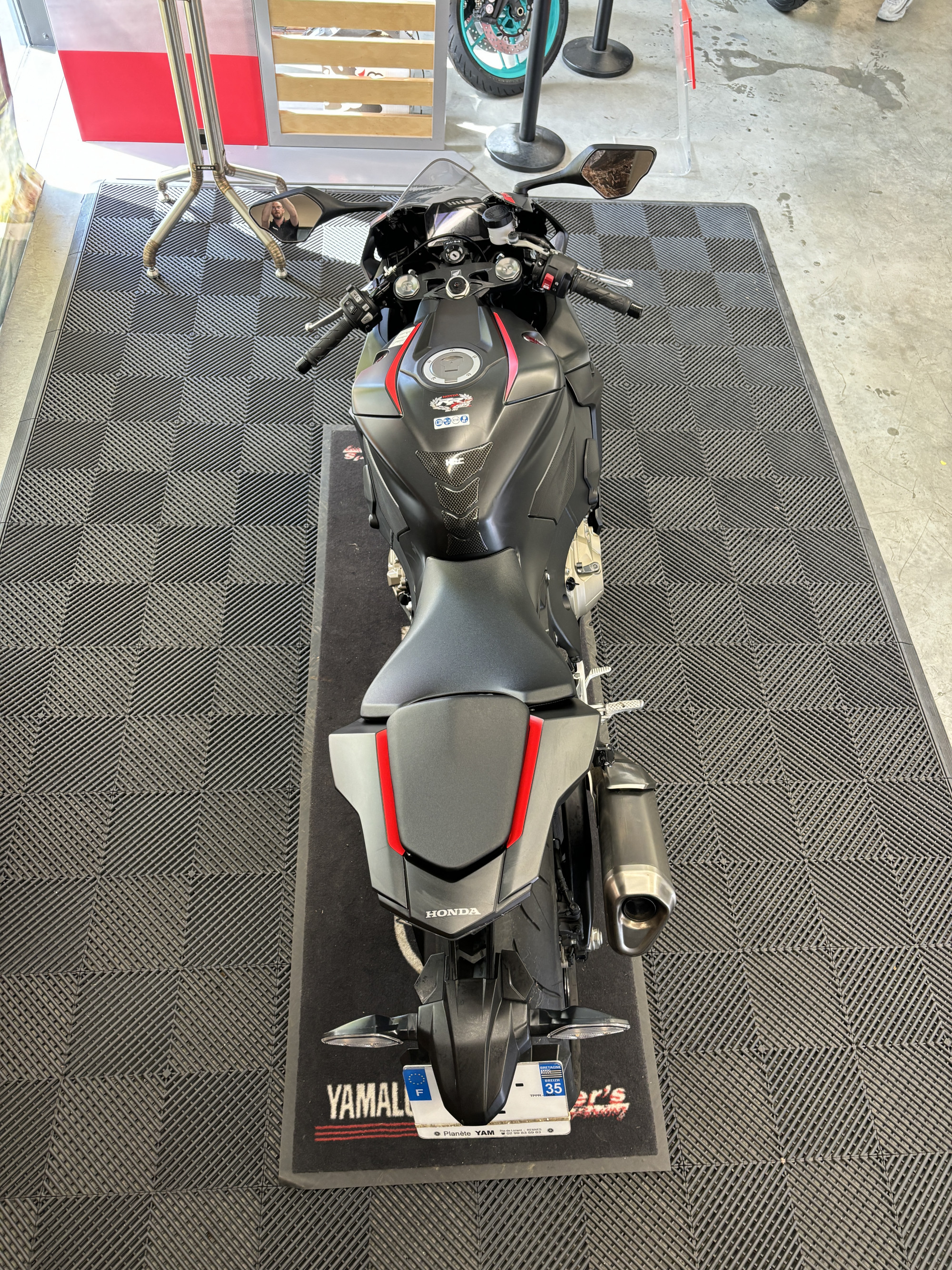 photo de HONDA CBR 1000 RR FIREBLADE 1000 occasion de couleur  en vente   Rennes