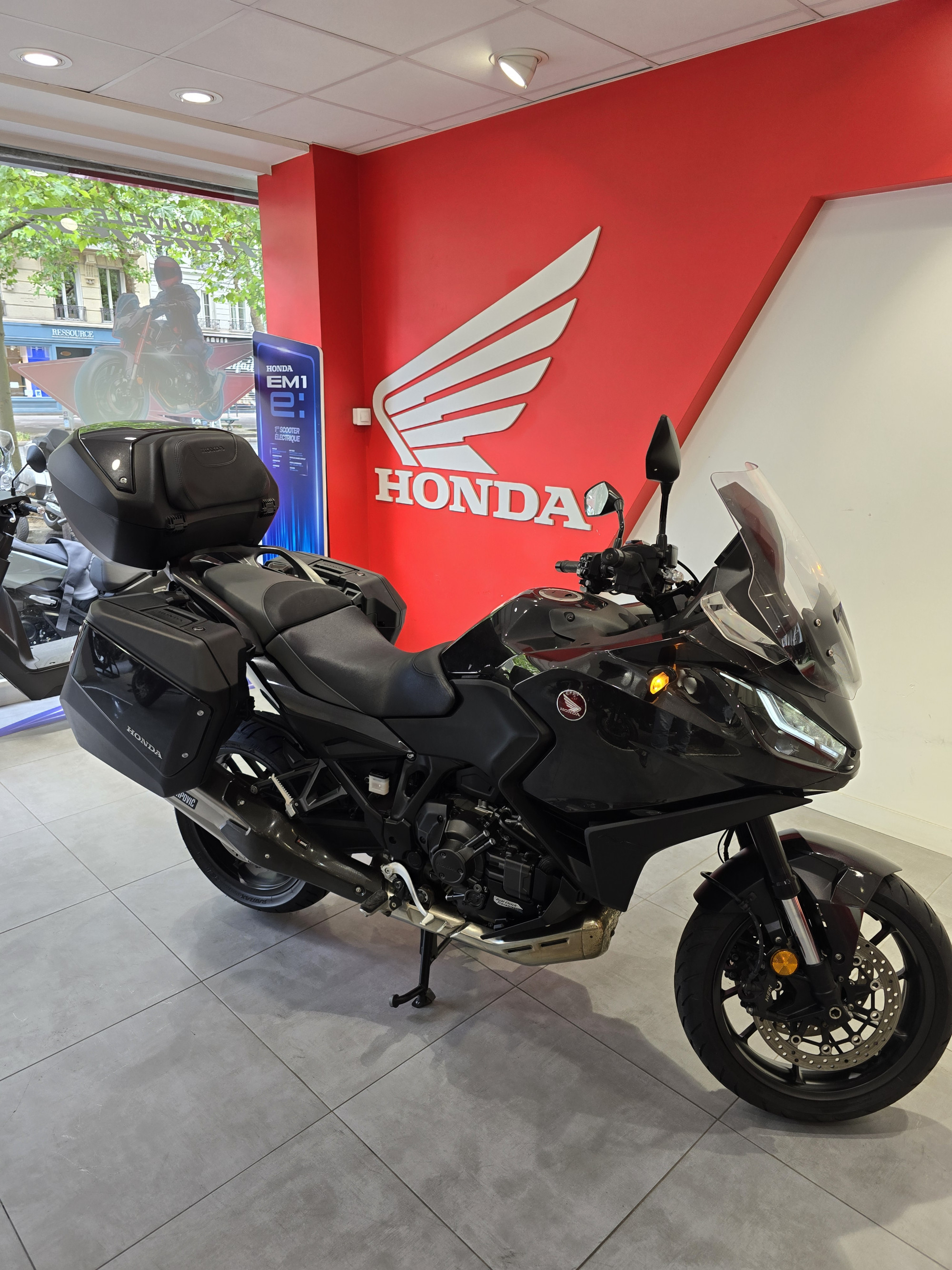 photo de HONDA NT 1100 DCT 1100 occasion de couleur  en vente   Paris 11