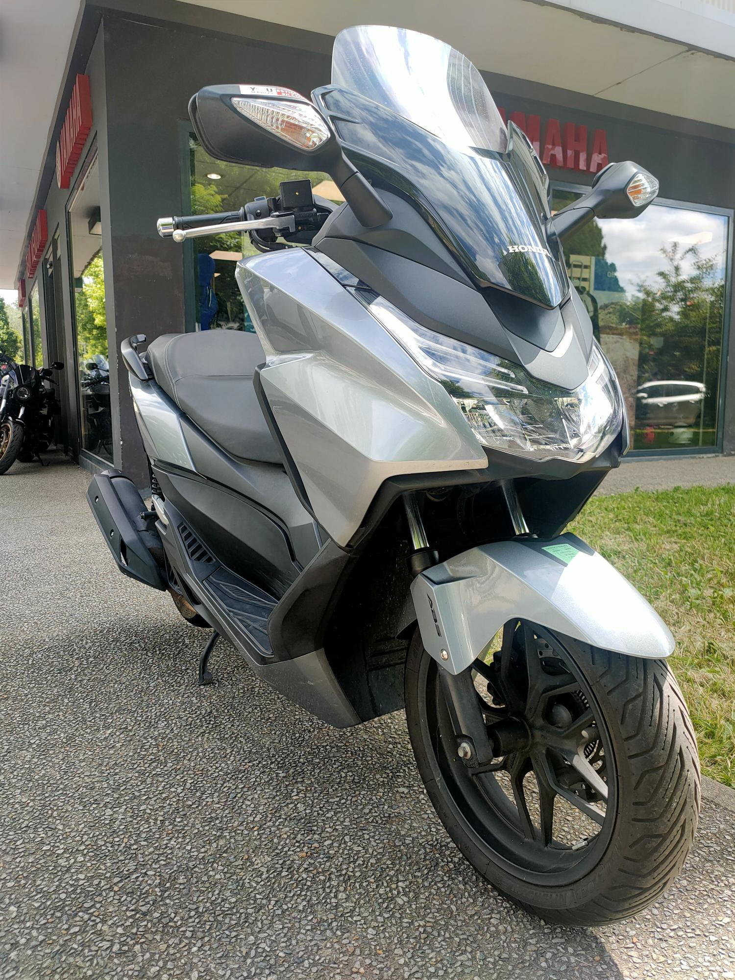 photo de HONDA NSS FORZA 125 125 occasion de couleur  en vente à Grenoble n°3