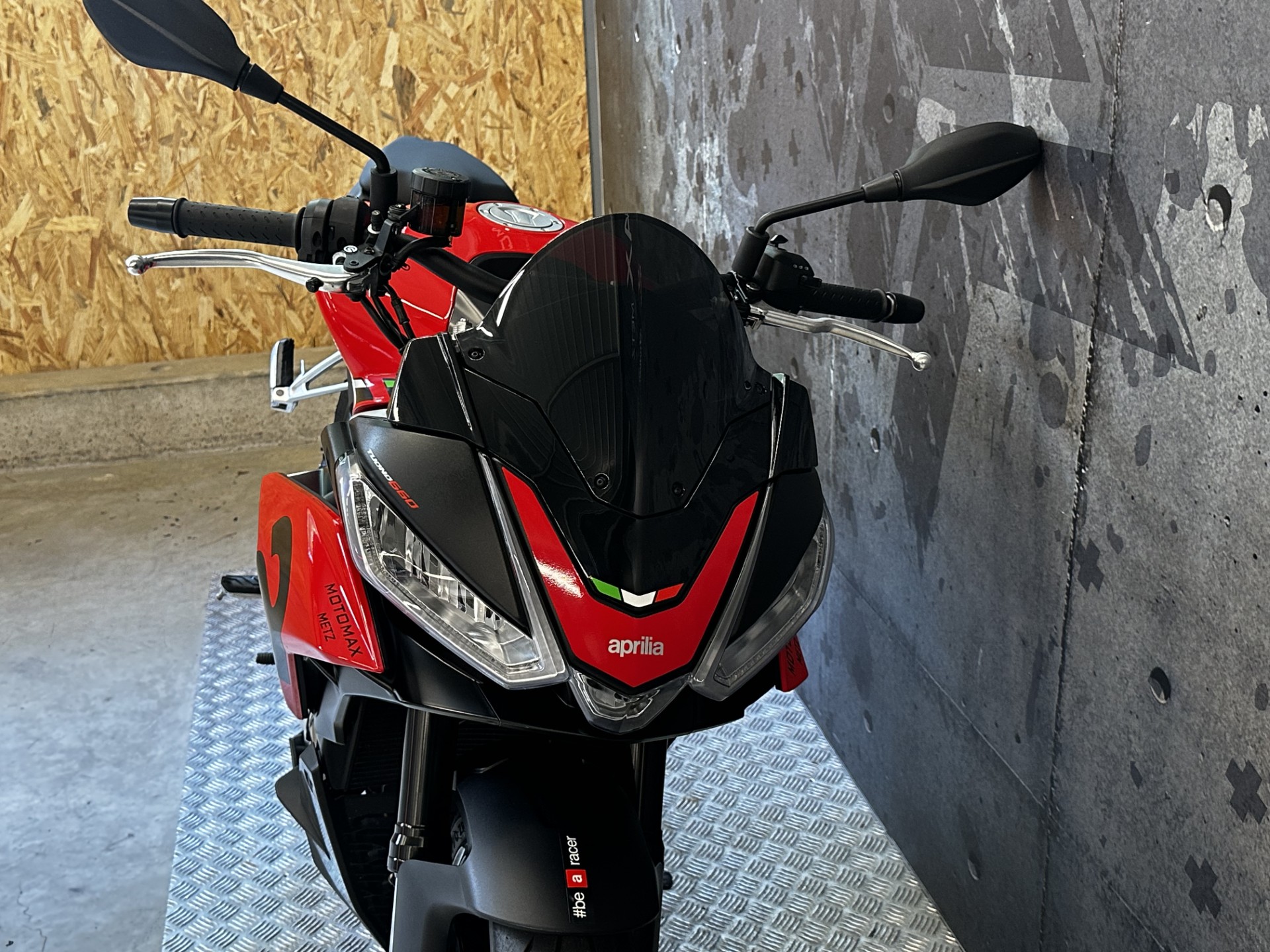 photo de APRILIA TUONO 660 660 occasion de couleur  en vente à Woippy n°2