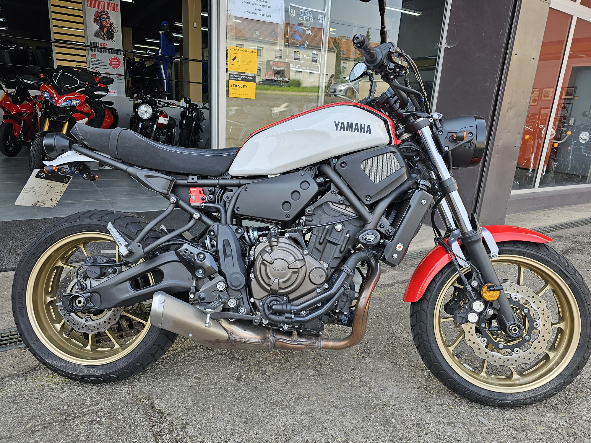 photo de YAMAHA XSR 700 ABS 700 occasion de couleur  en vente à Cocheren n°1