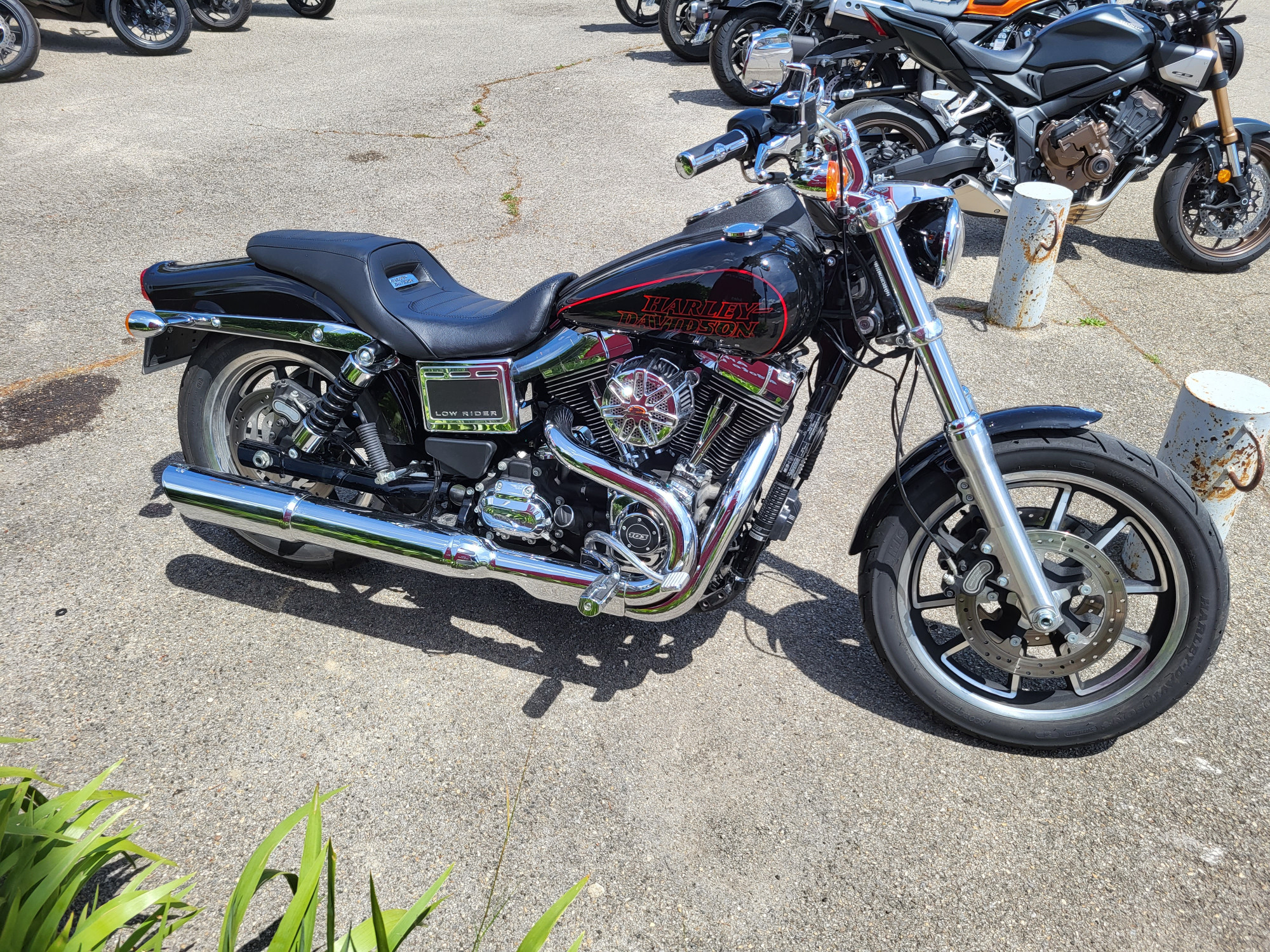 photo de HARLEY DAVIDSON DYNA LOW RIDER 1690 1690 occasion de couleur  en vente à Arles n°3