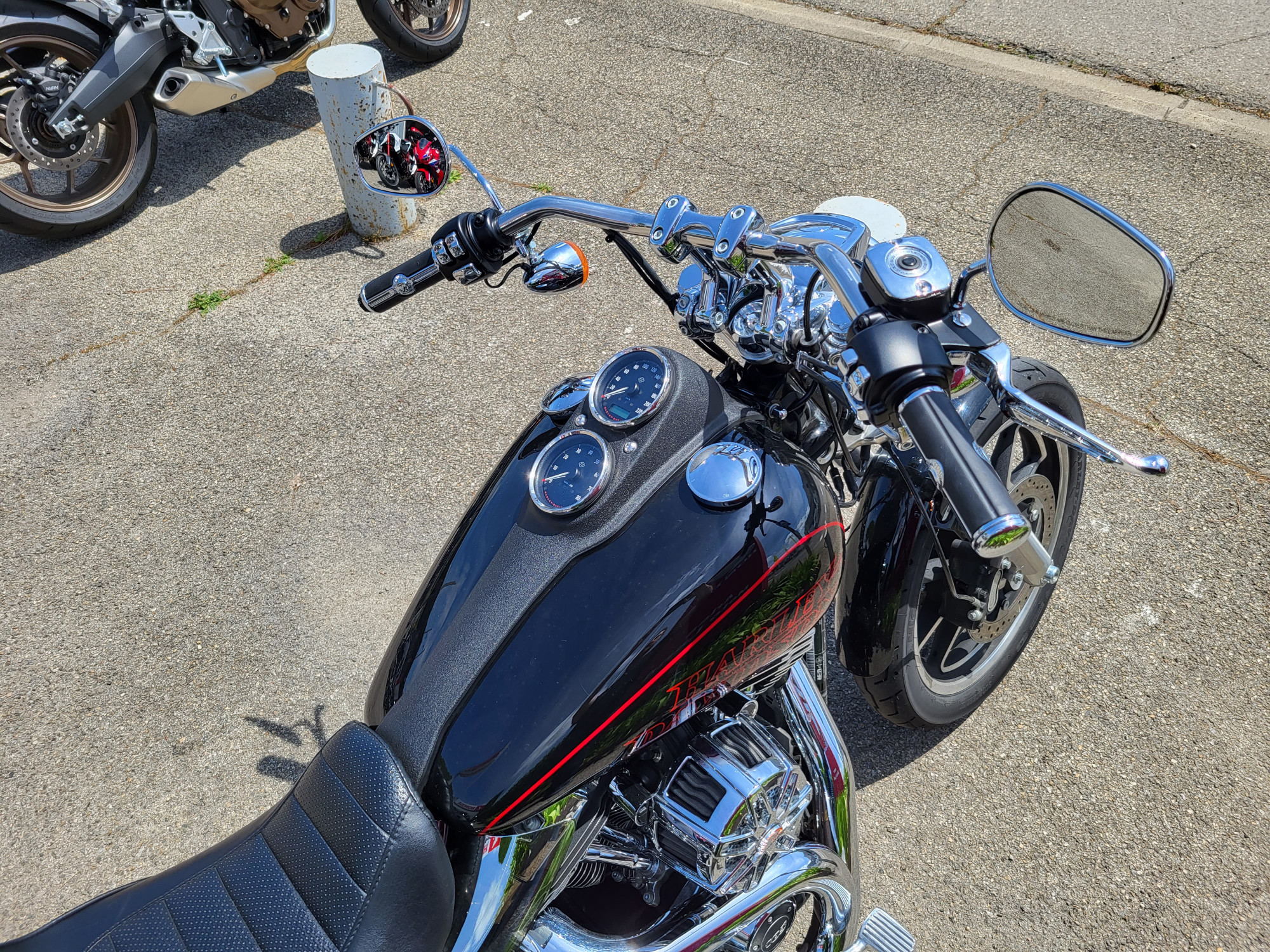 photo de HARLEY DAVIDSON DYNA LOW RIDER 1690 1690 occasion de couleur  en vente à Arles n°1