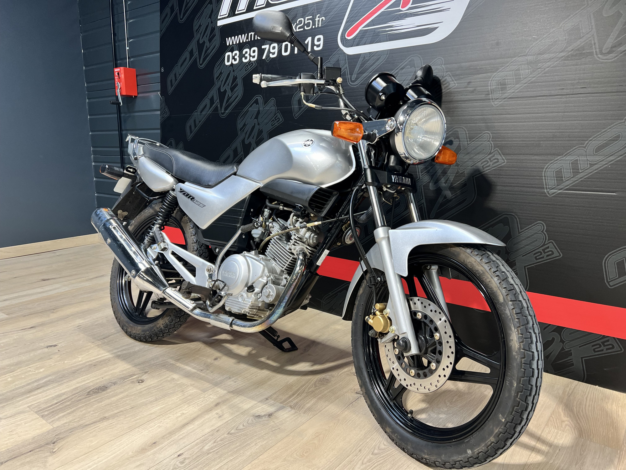 photo de YAMAHA YBR 125 occasion de couleur  en vente à Franois n°1